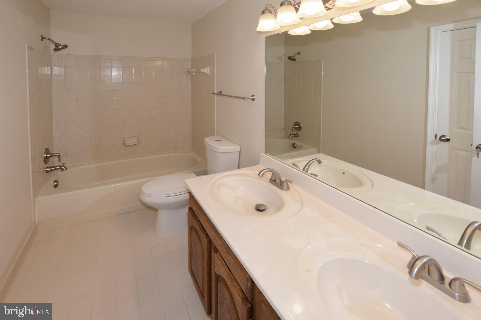 FAIRFAX STATION - Residential Lease