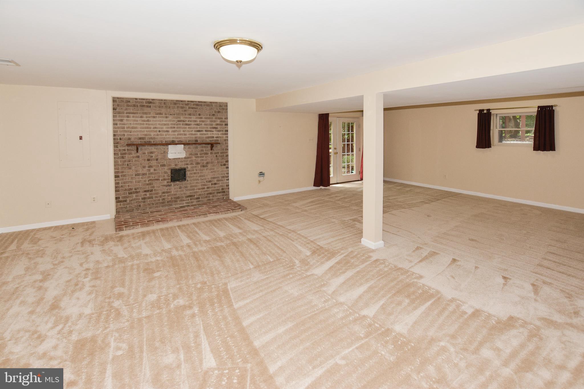 FAIRFAX STATION - Residential Lease