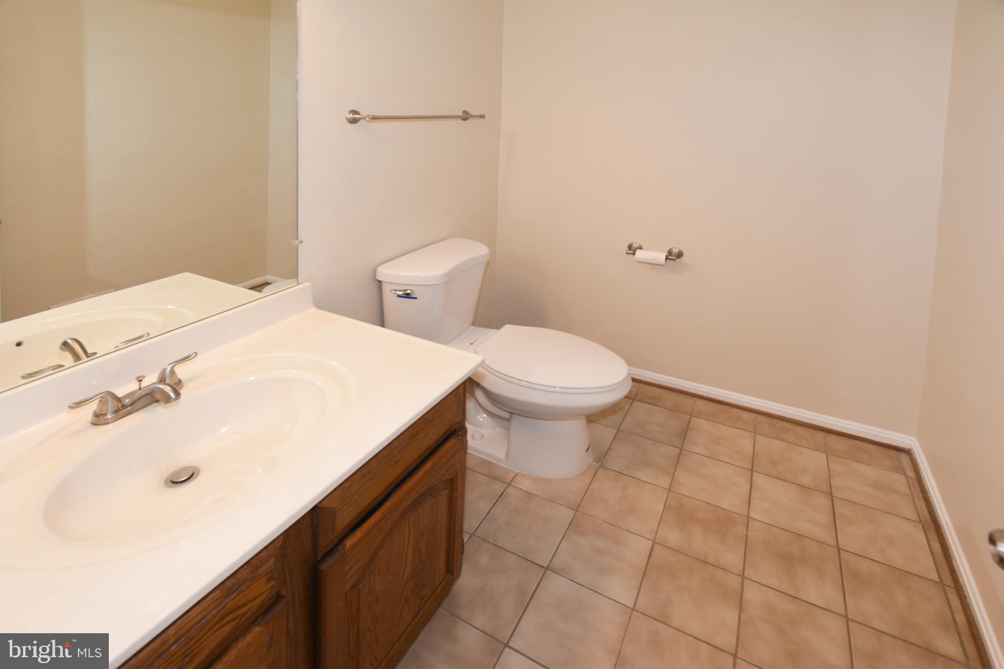 FAIRFAX STATION - Residential Lease