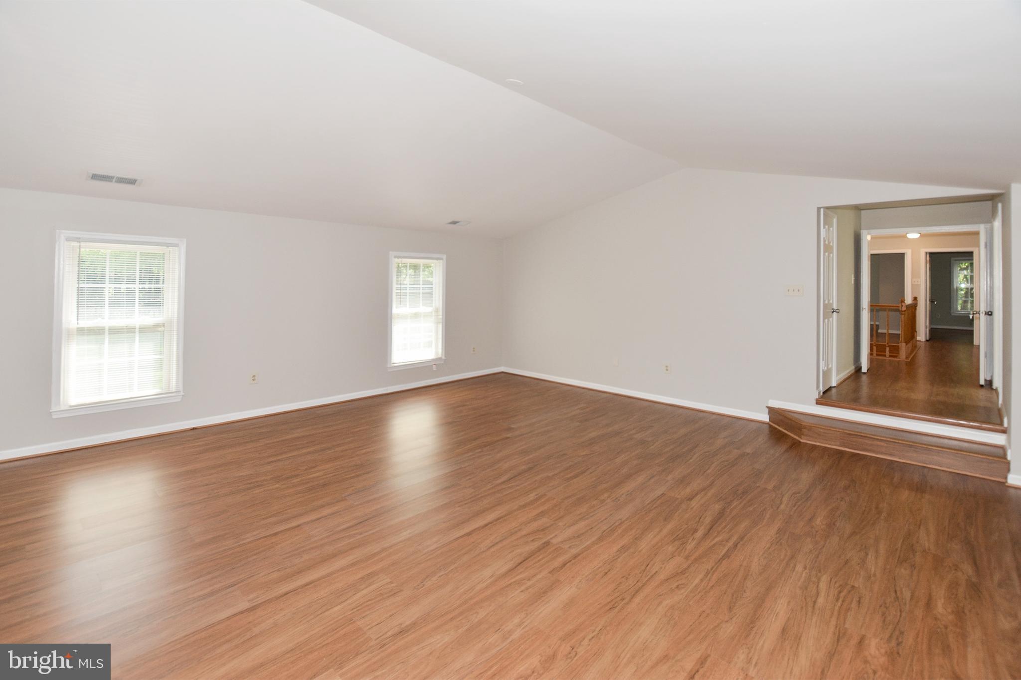 FAIRFAX STATION - Residential Lease