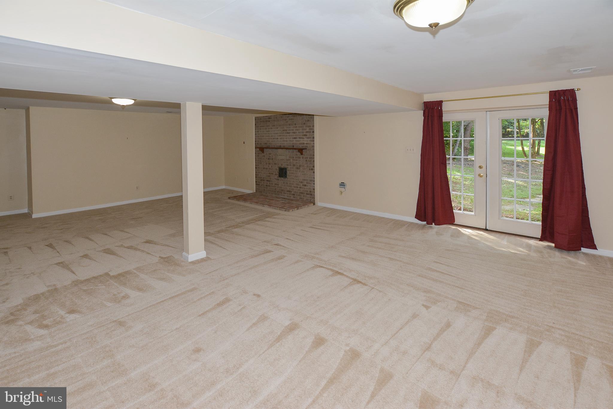 FAIRFAX STATION - Residential Lease