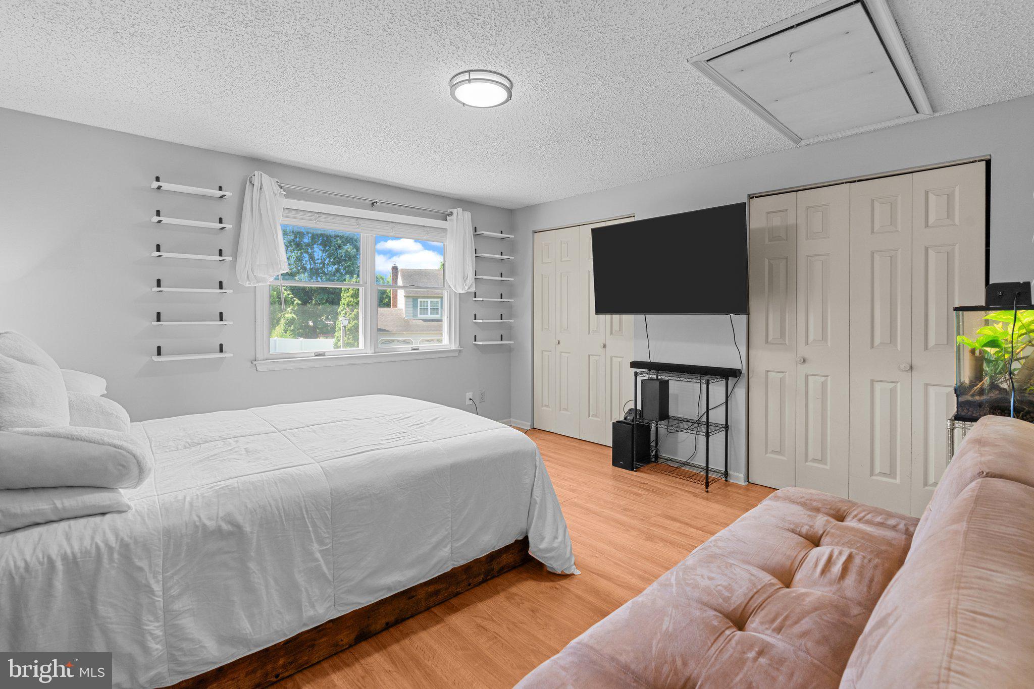 STURBRIDGE - Residential