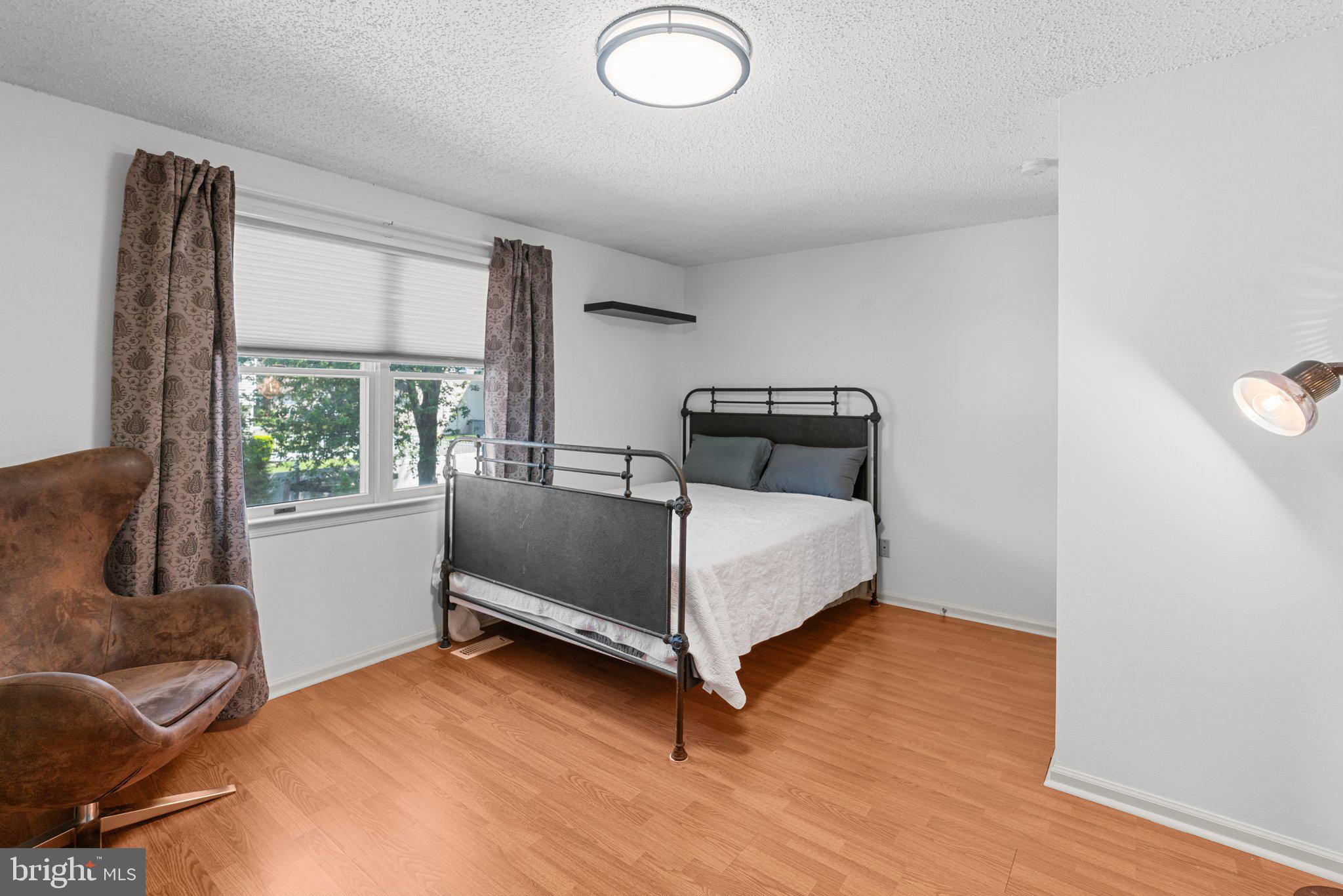 STURBRIDGE - Residential