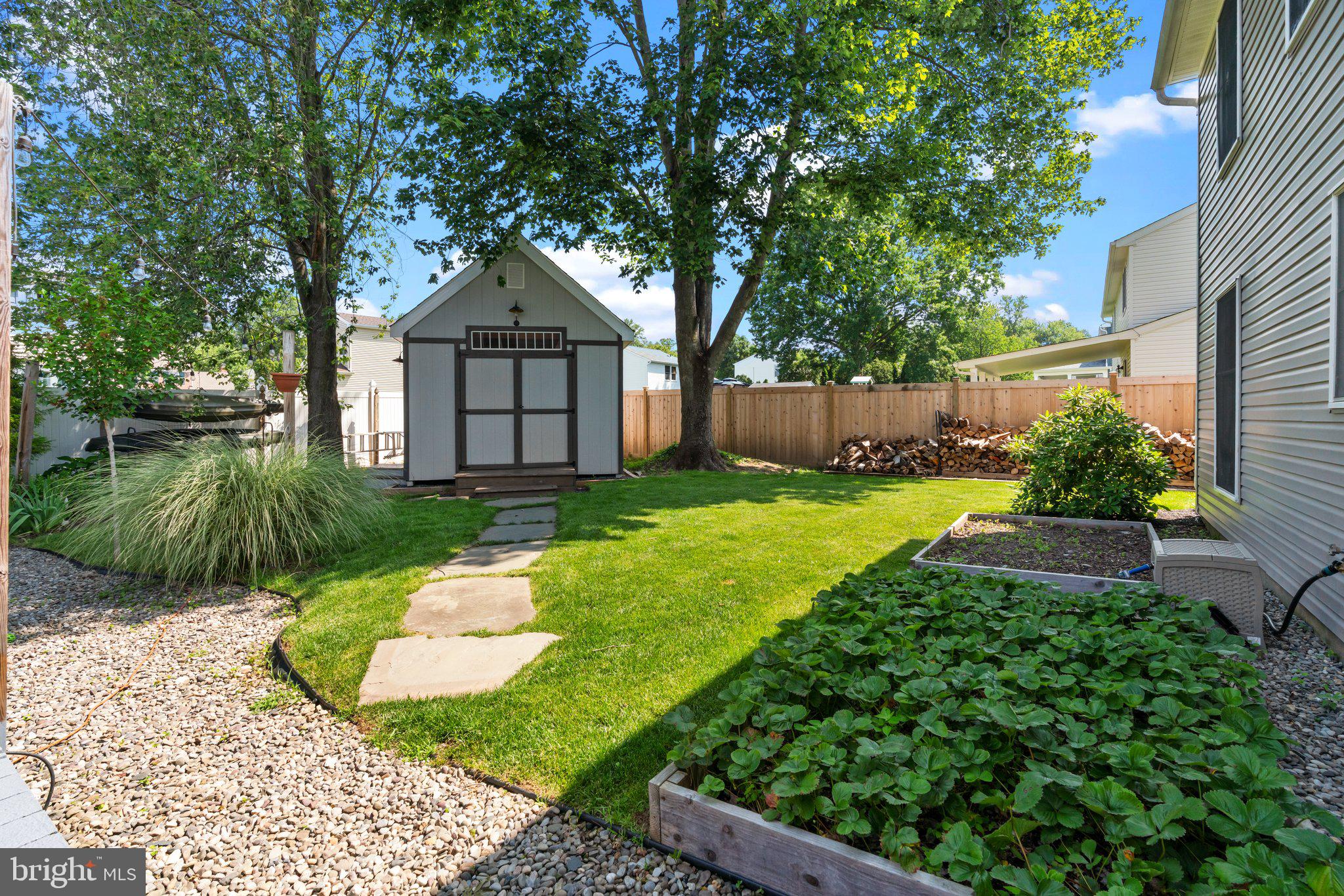 STURBRIDGE - Residential