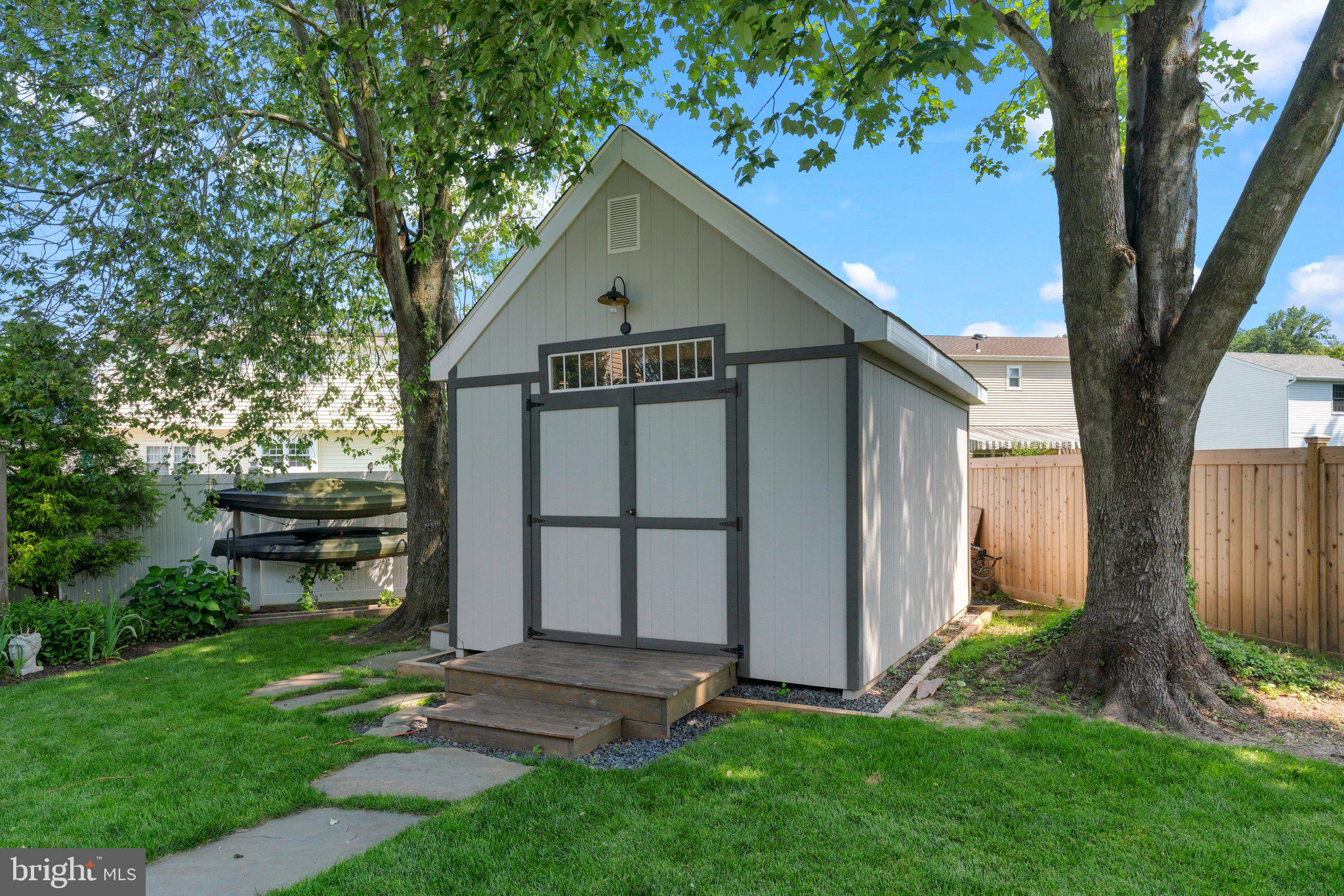 STURBRIDGE - Residential