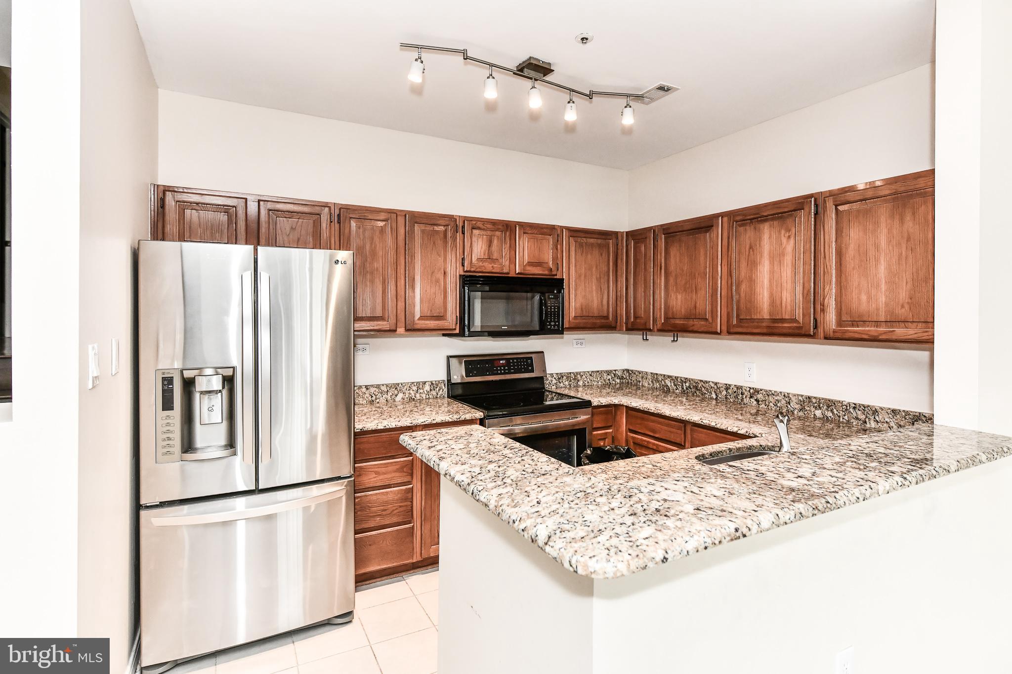 HILLWOOD - Residential Lease