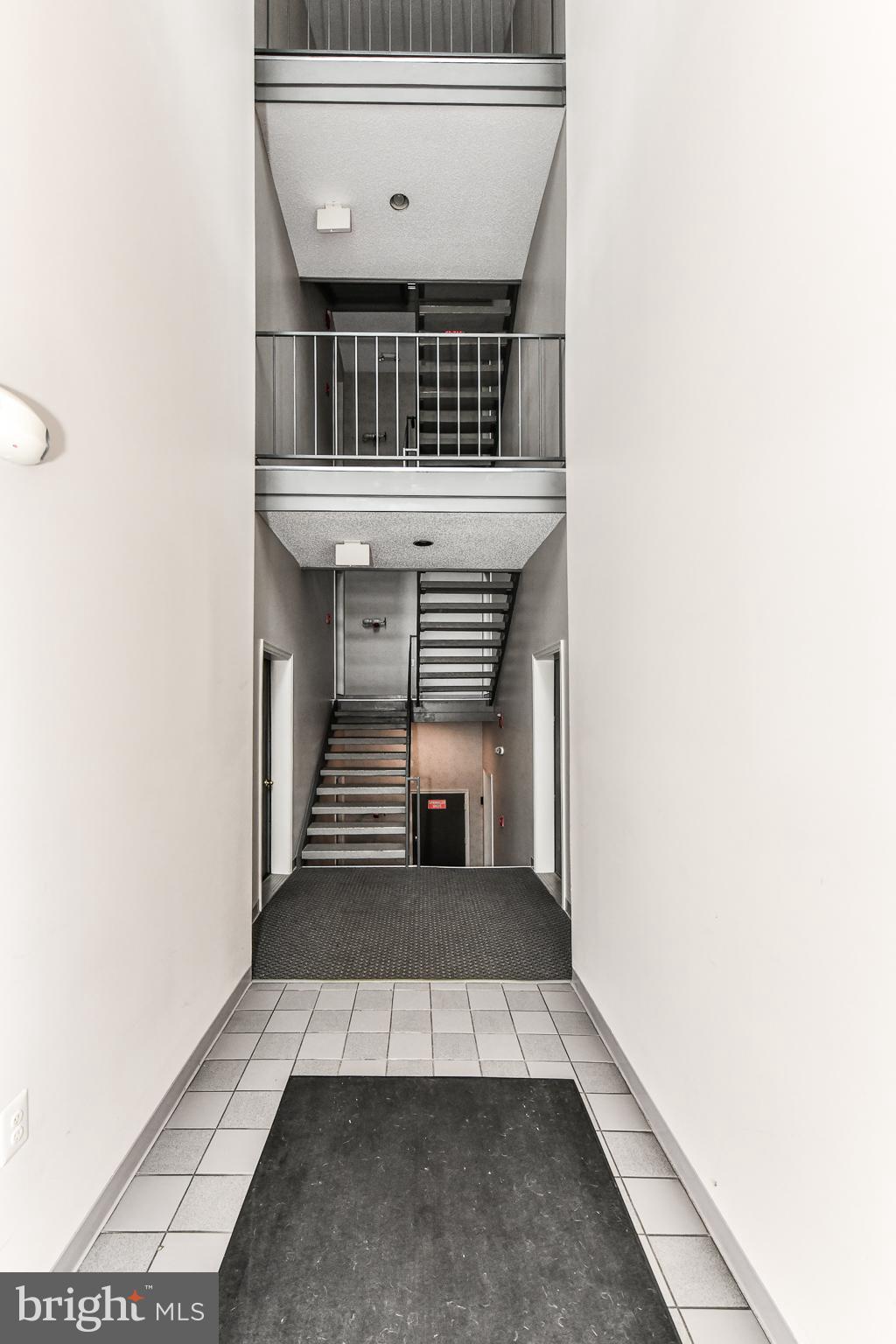 HILLWOOD - Residential Lease