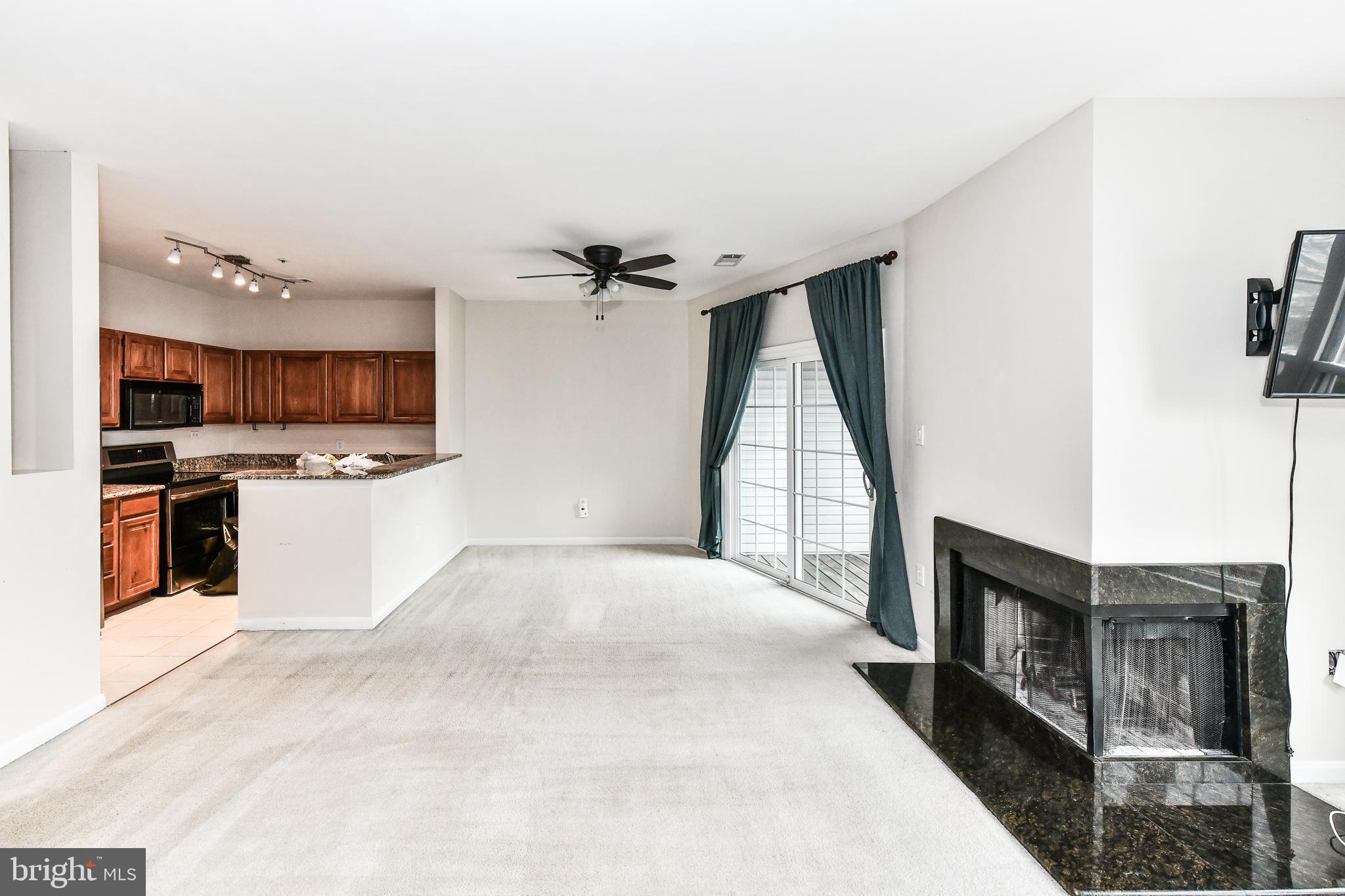 HILLWOOD - Residential Lease