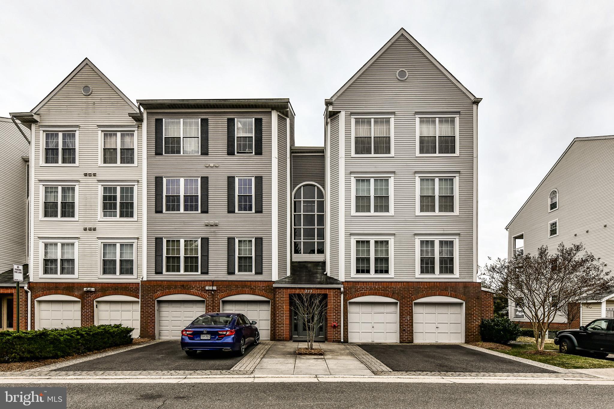 HILLWOOD - Residential Lease