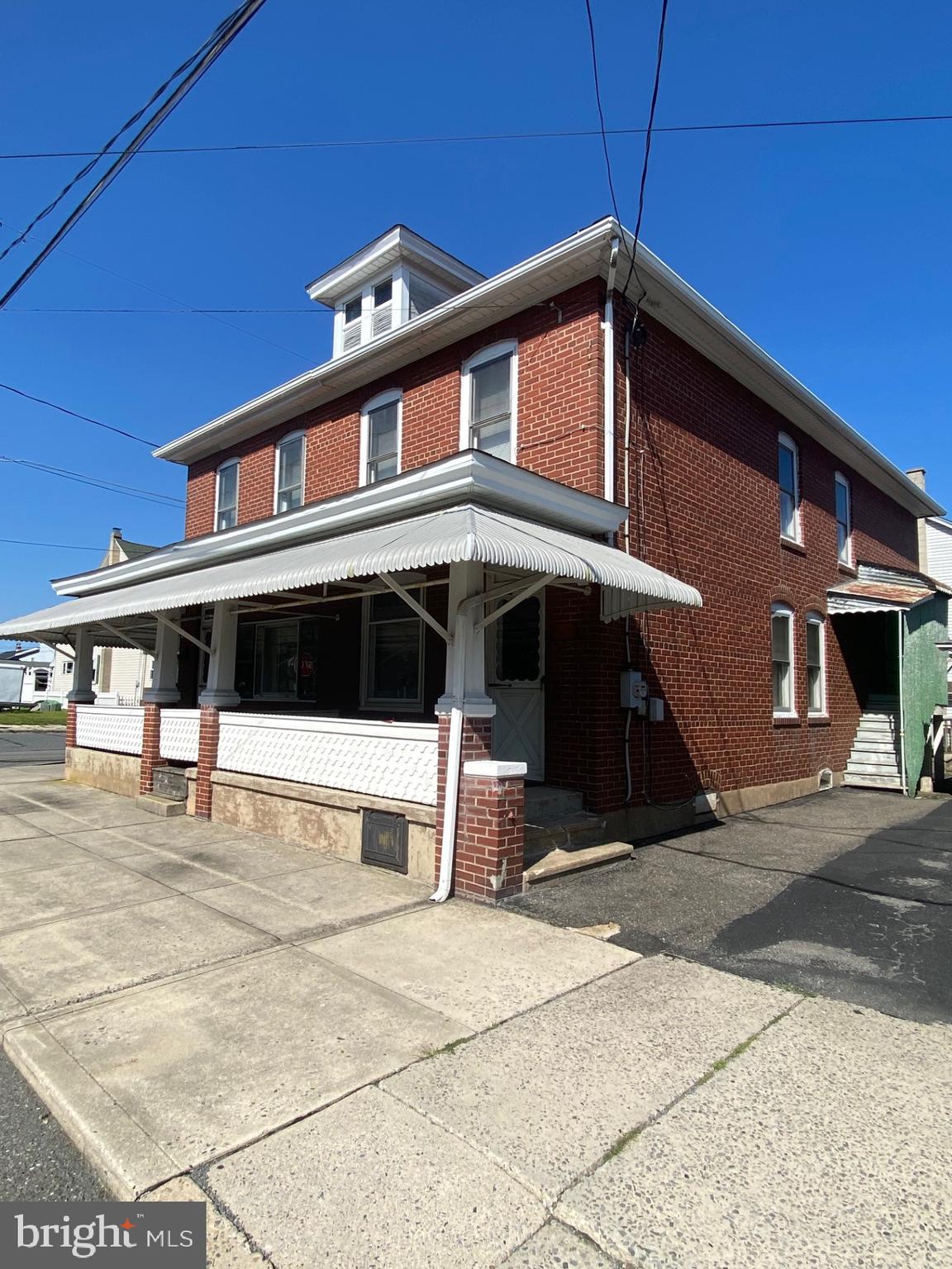 SUMMIT HILL - Residential