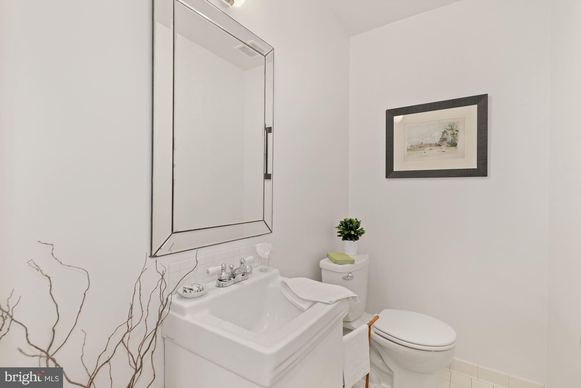 WHITEHALL MANOR - Residential