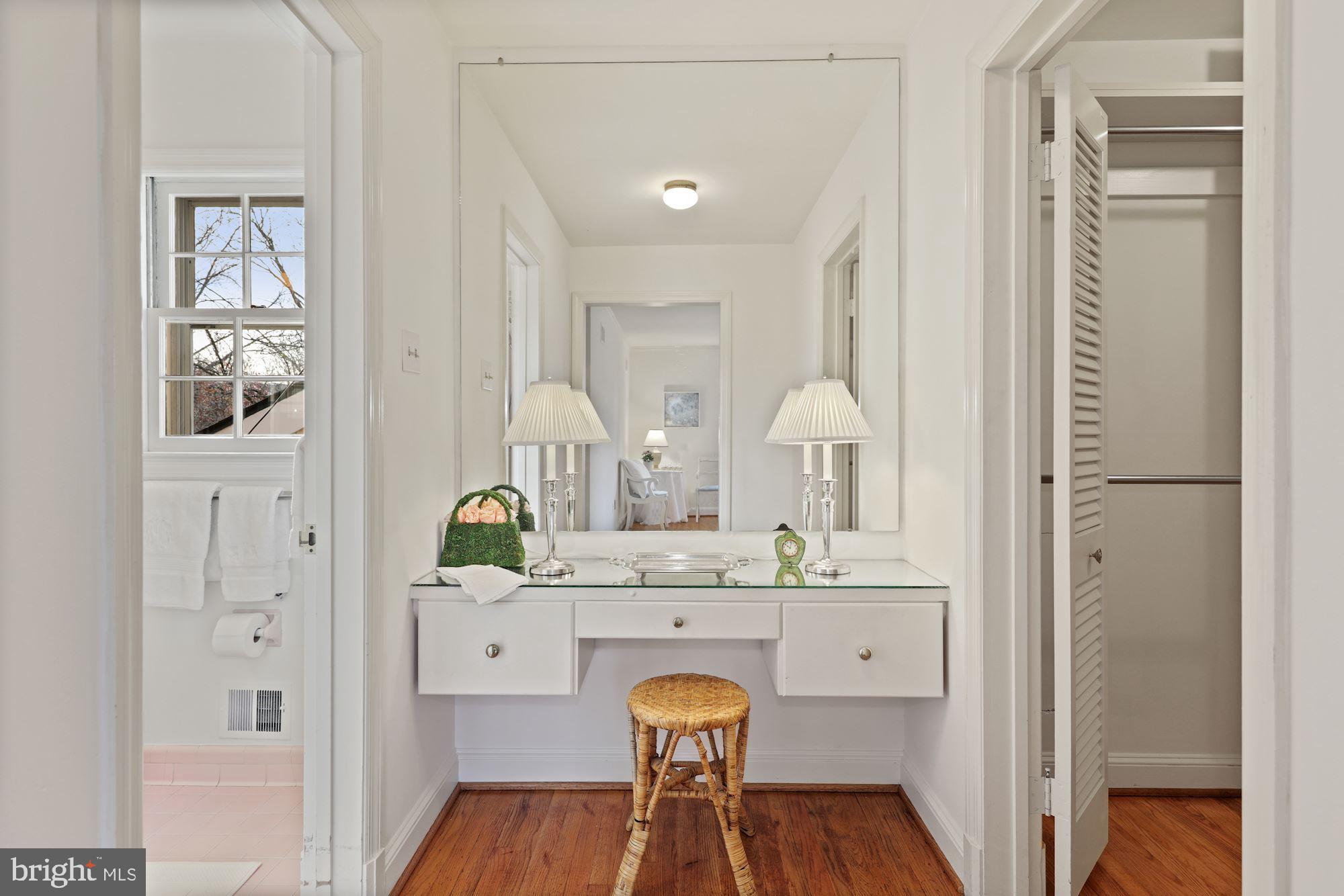 WHITEHALL MANOR - Residential