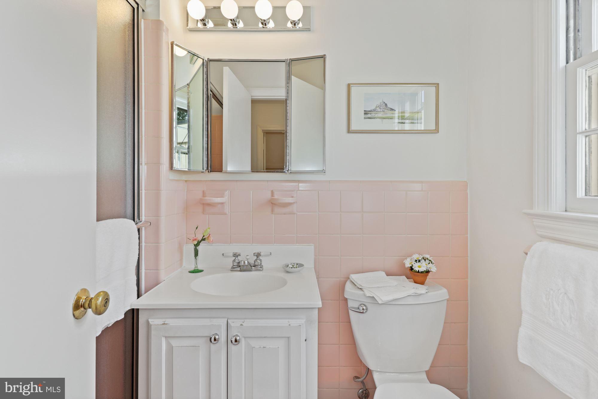 WHITEHALL MANOR - Residential