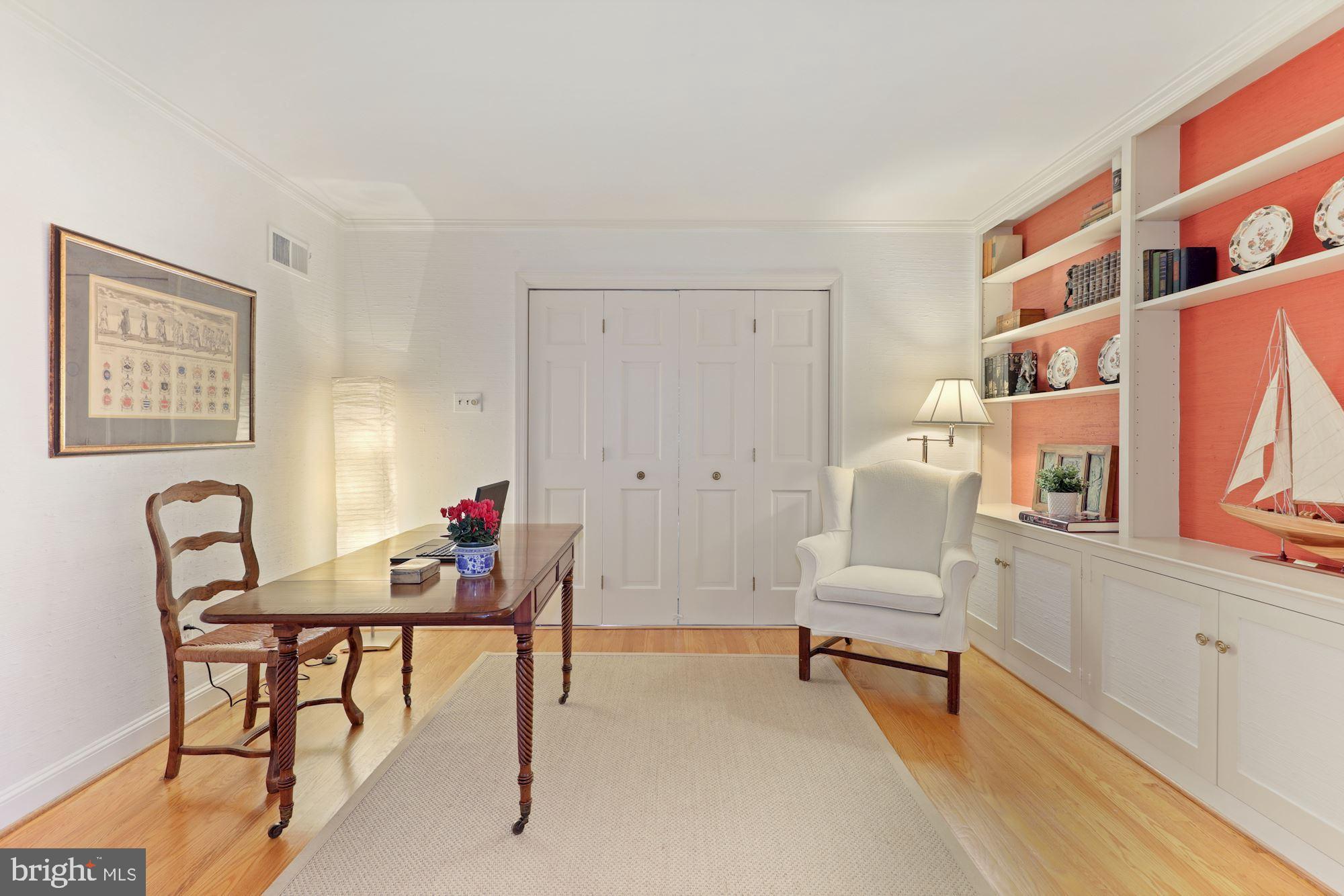 WHITEHALL MANOR - Residential