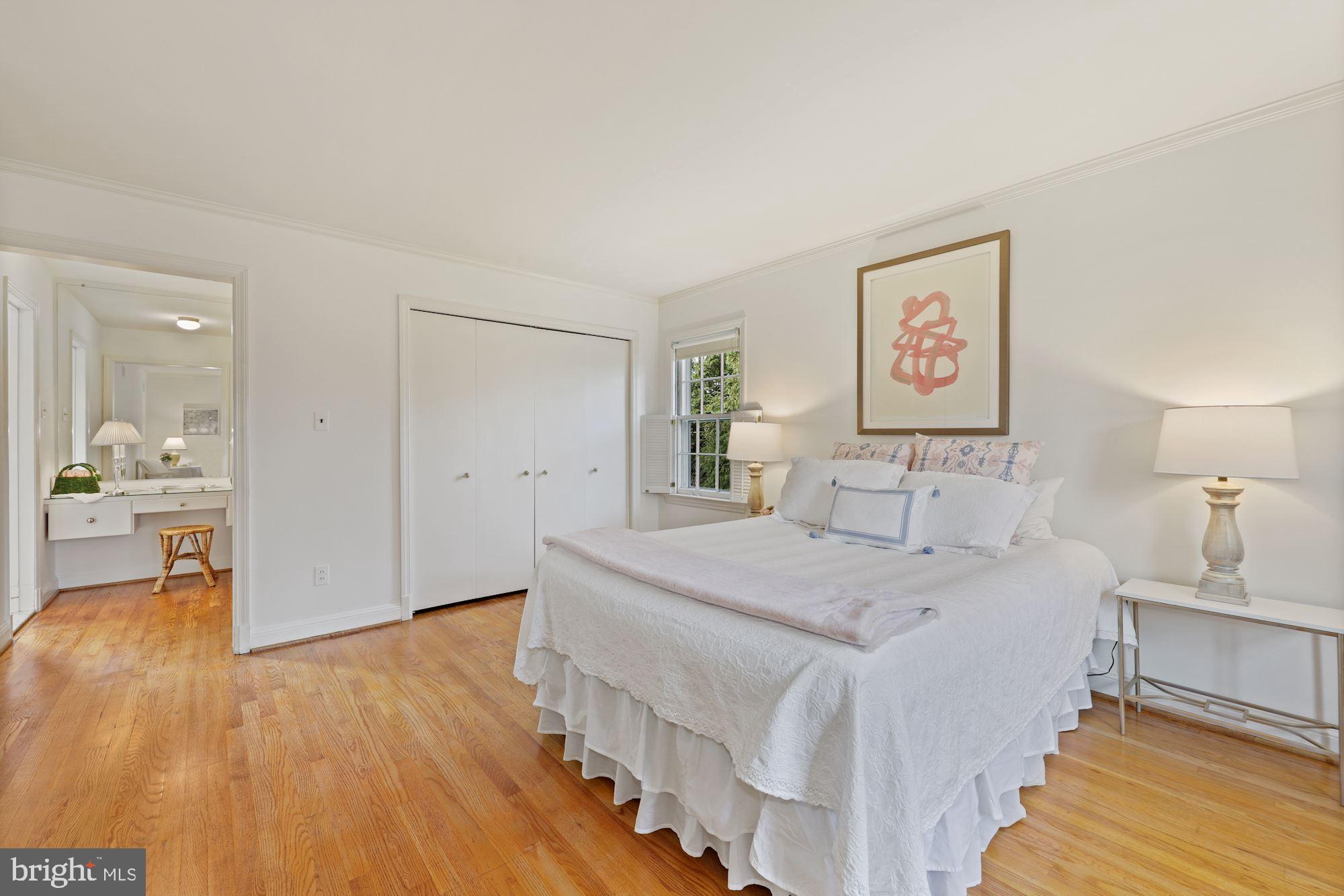 WHITEHALL MANOR - Residential