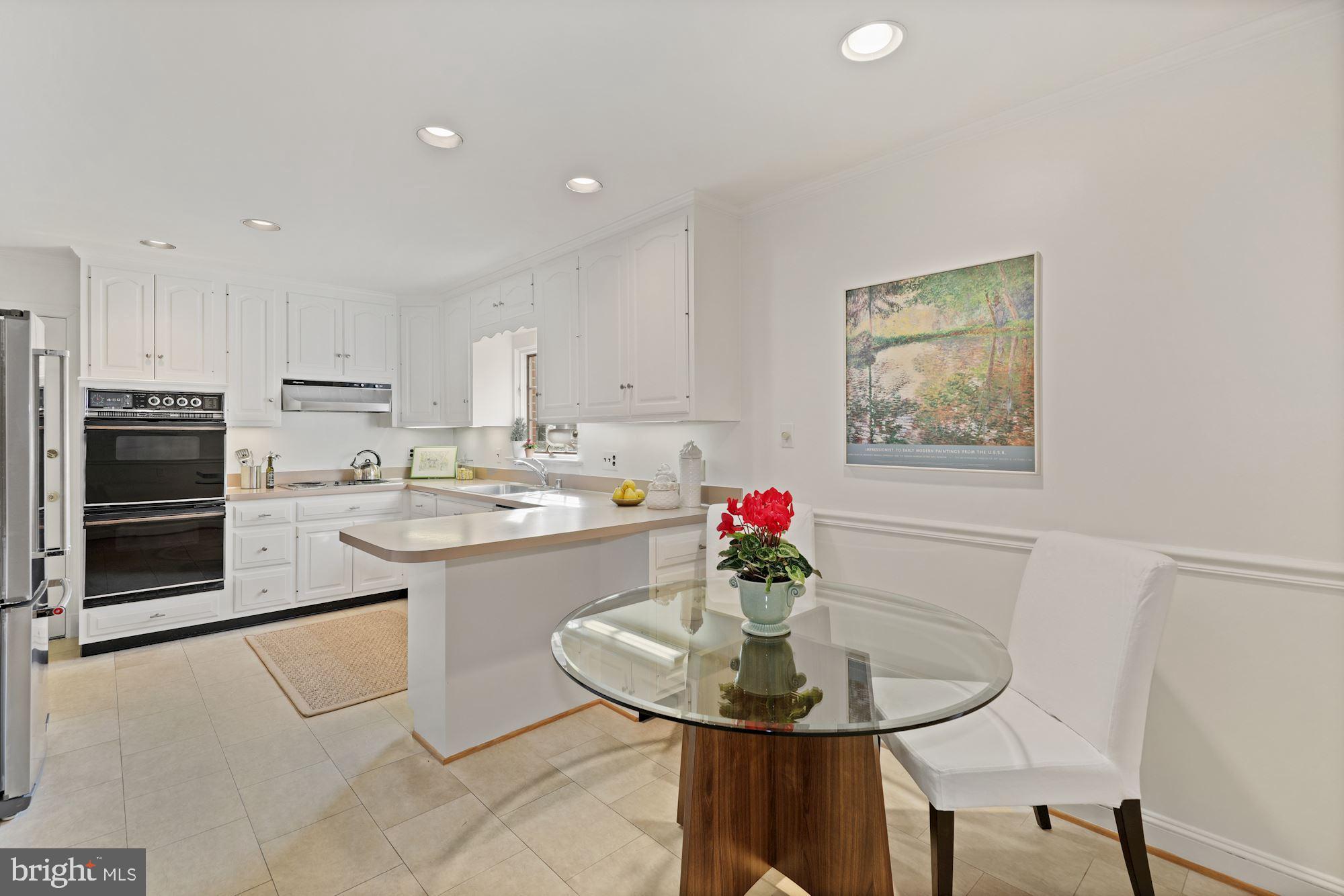 WHITEHALL MANOR - Residential