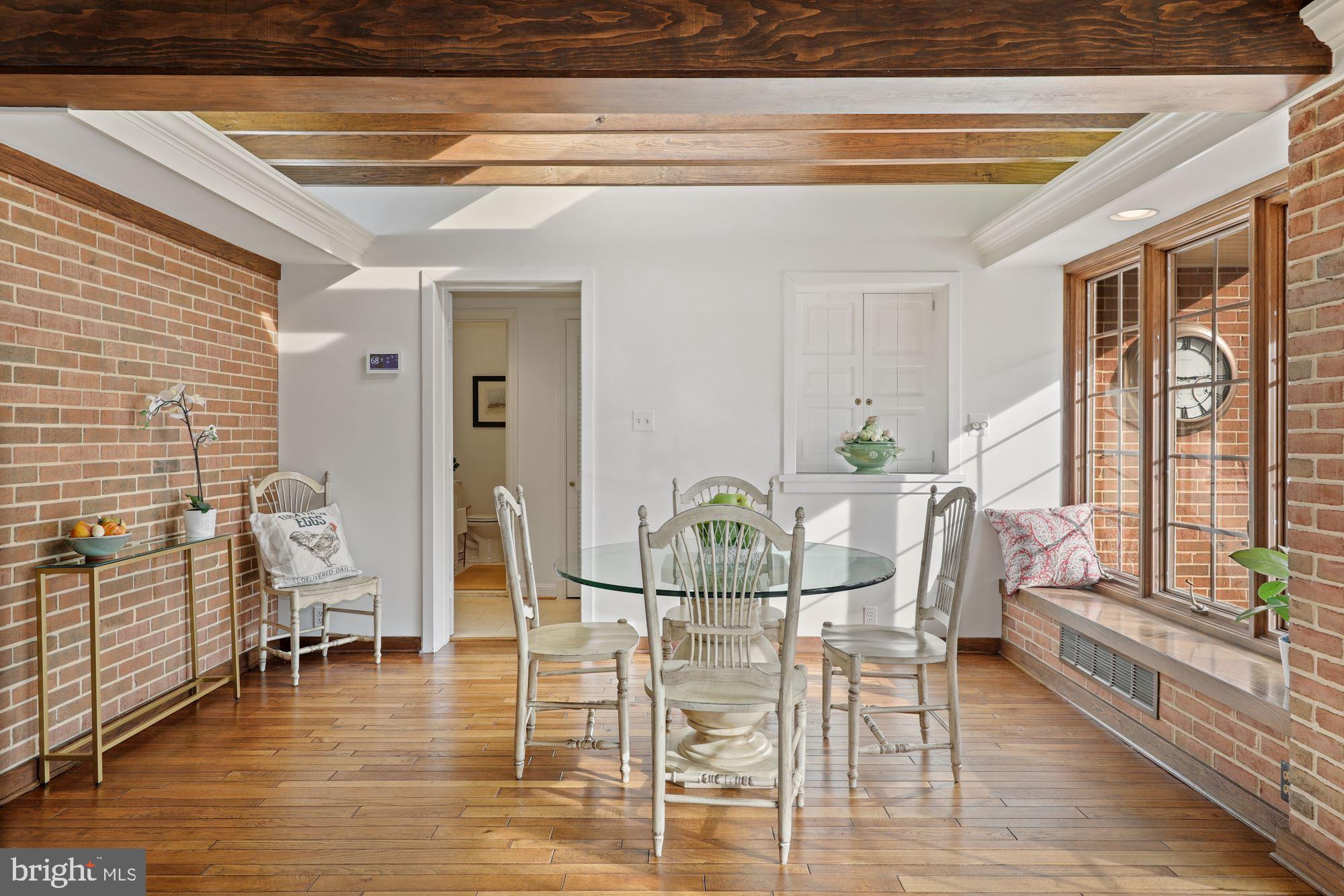 WHITEHALL MANOR - Residential