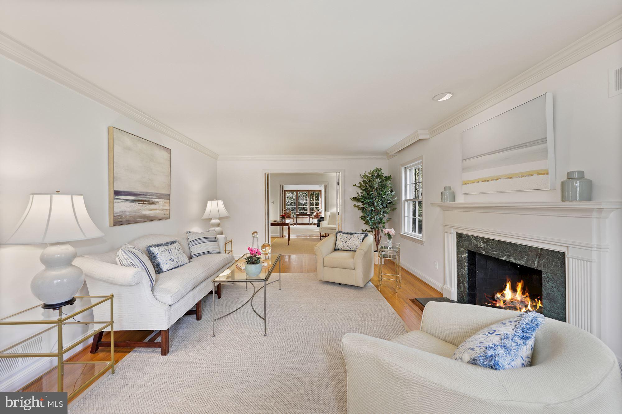 WHITEHALL MANOR - Residential