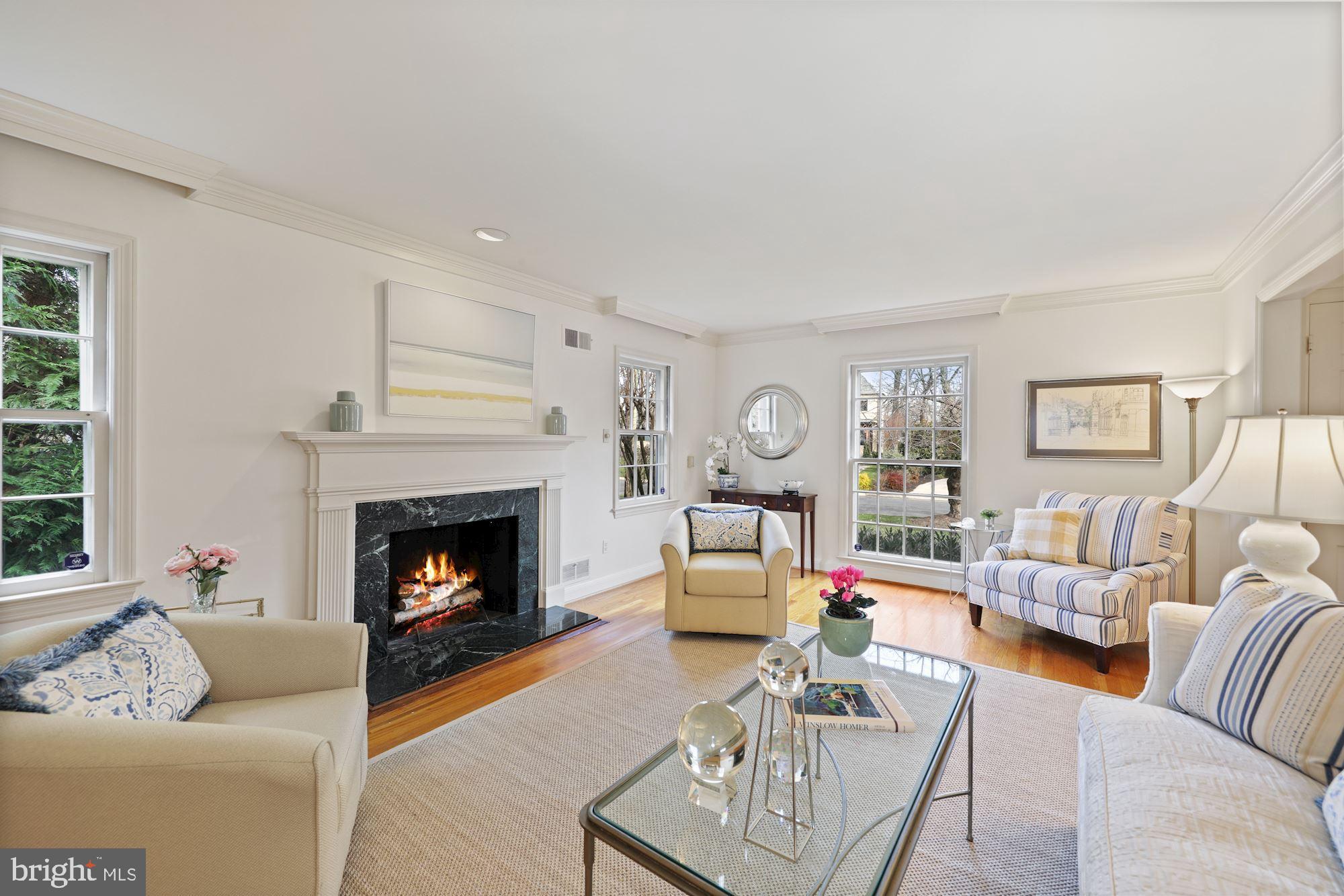 WHITEHALL MANOR - Residential