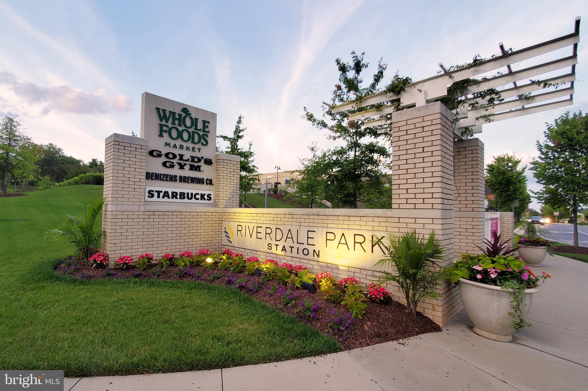 RIVERDALE PARK STATION - Residential Lease