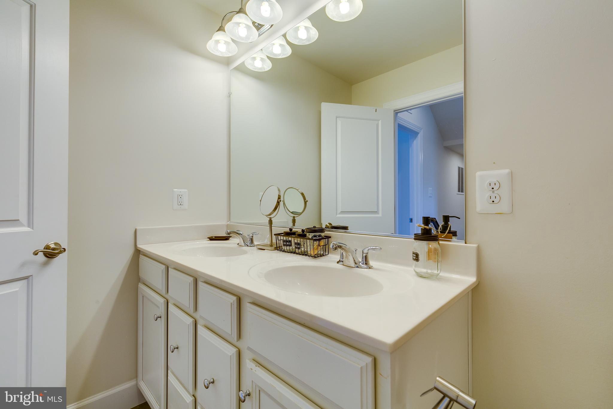 RIVERDALE PARK STATION - Residential Lease