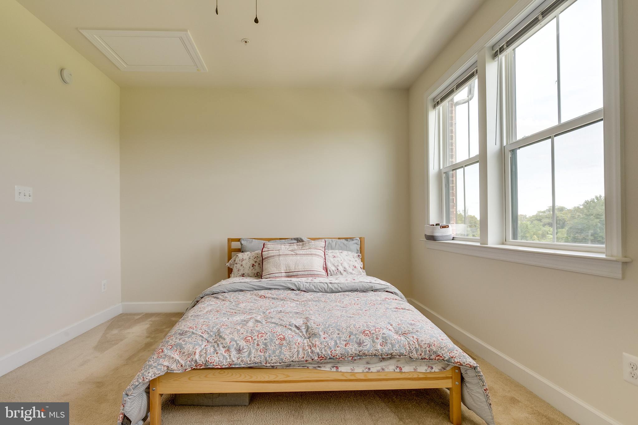 RIVERDALE PARK STATION - Residential Lease