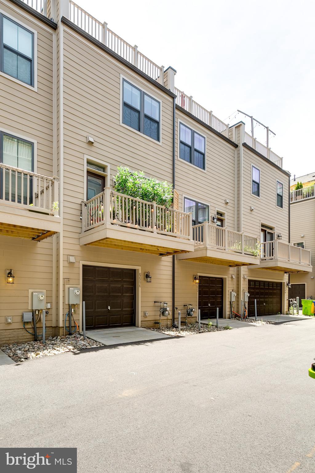 RIVERDALE PARK STATION - Residential Lease