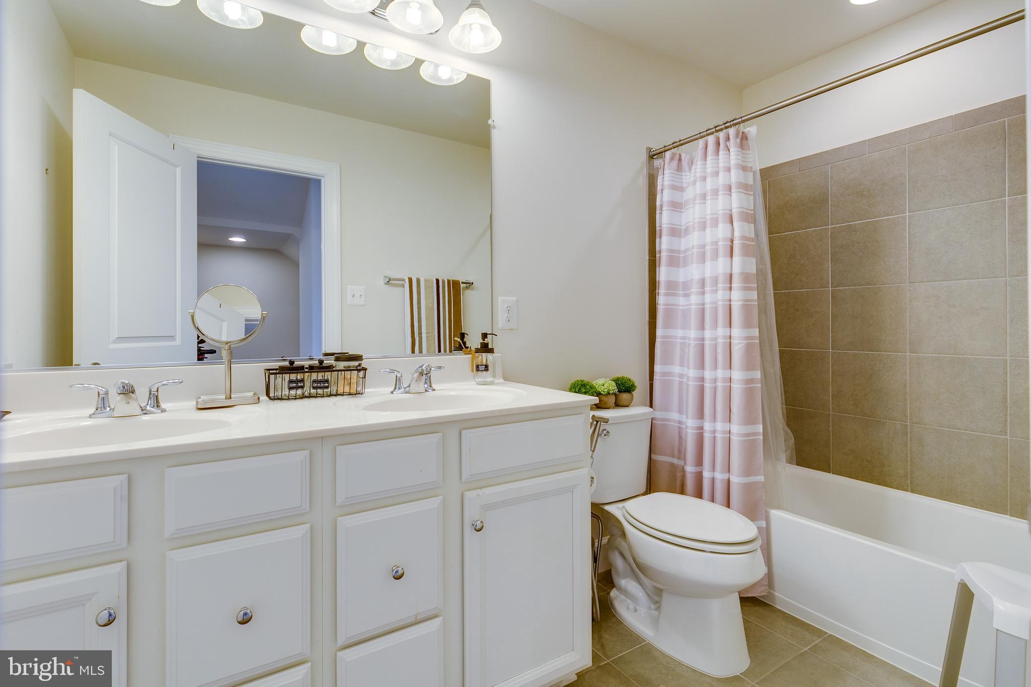 RIVERDALE PARK STATION - Residential Lease