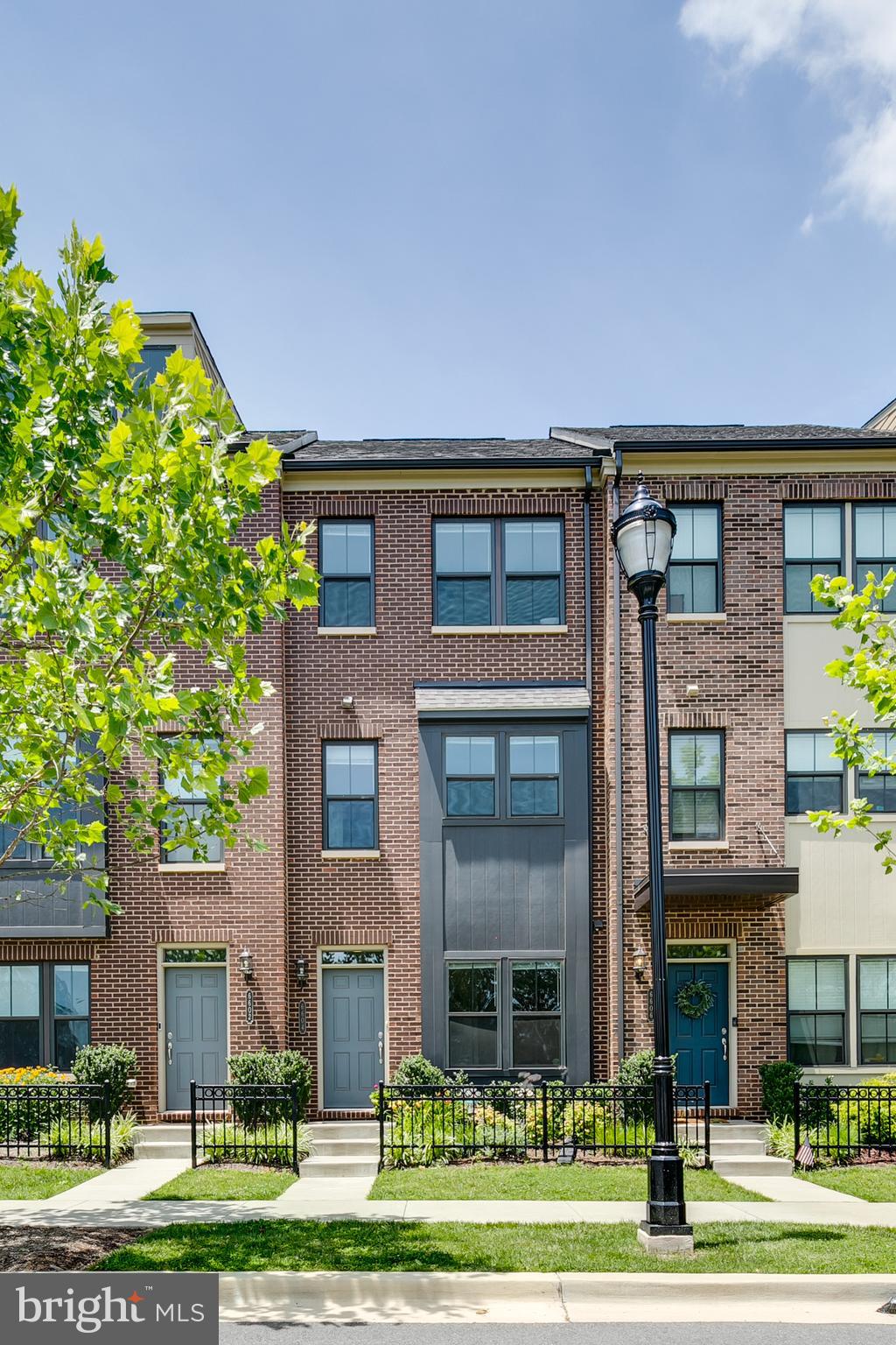 RIVERDALE PARK STATION - Residential Lease