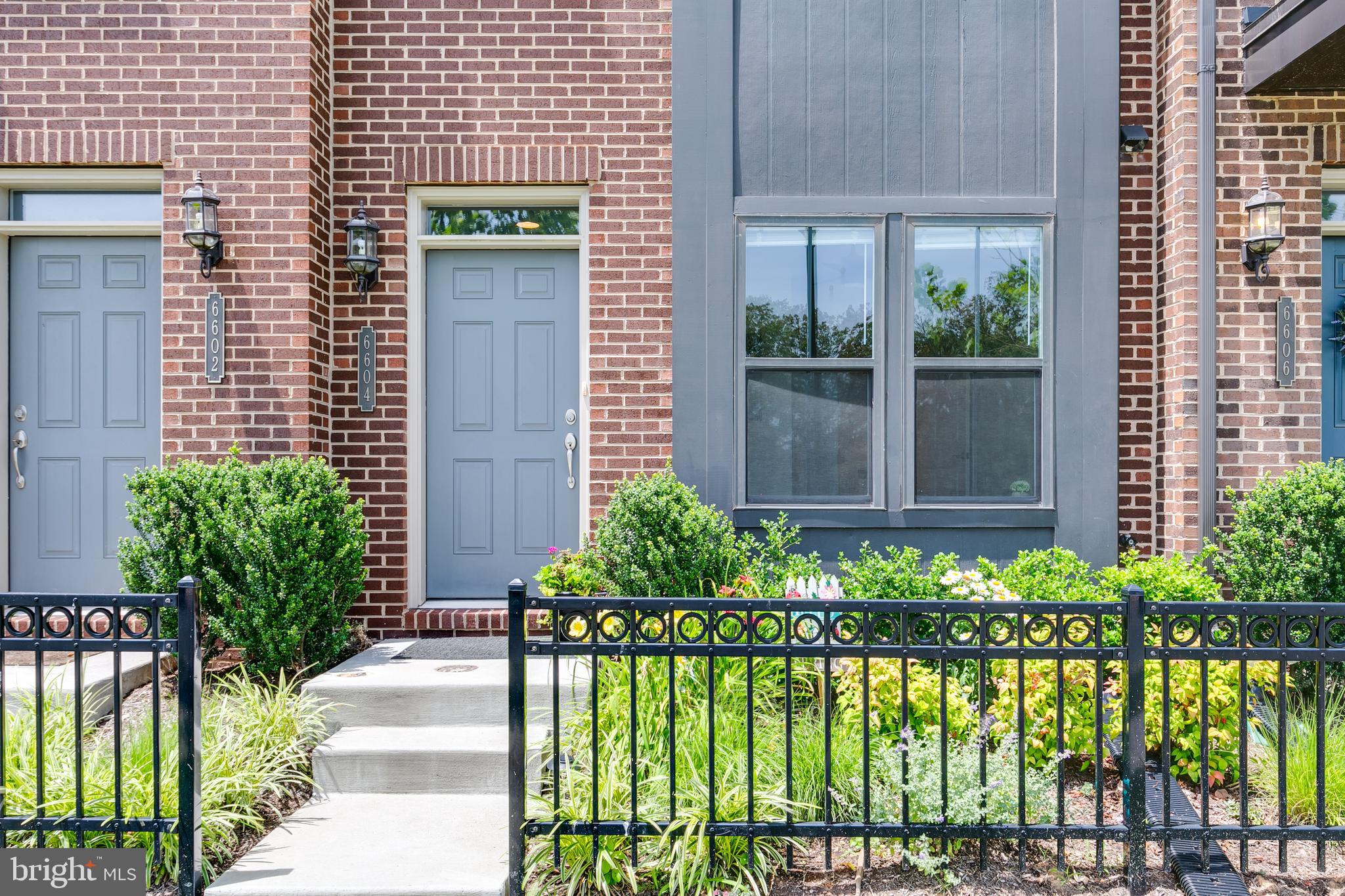 RIVERDALE PARK STATION - Residential Lease