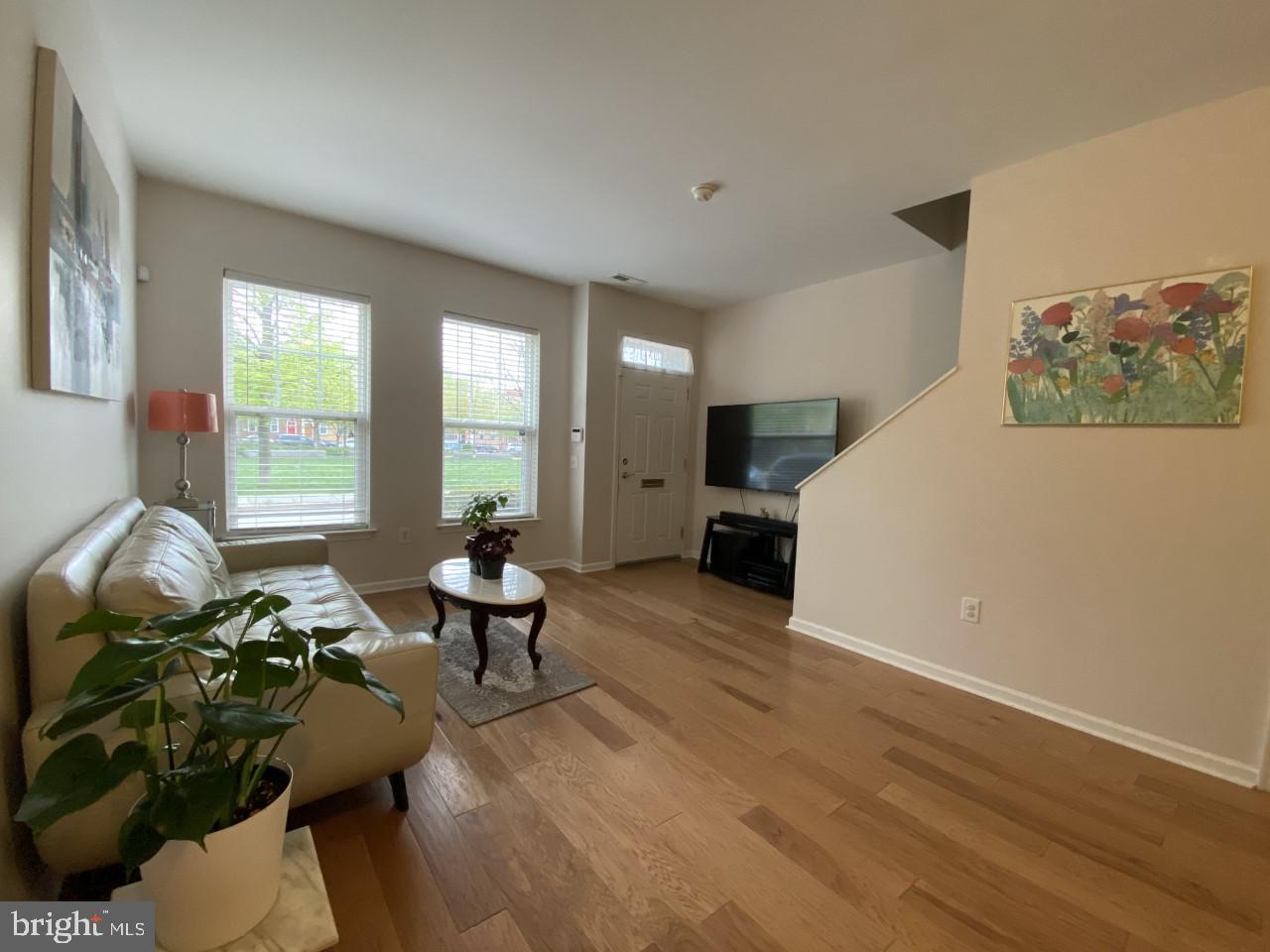 HAWTHORNE - Residential Lease