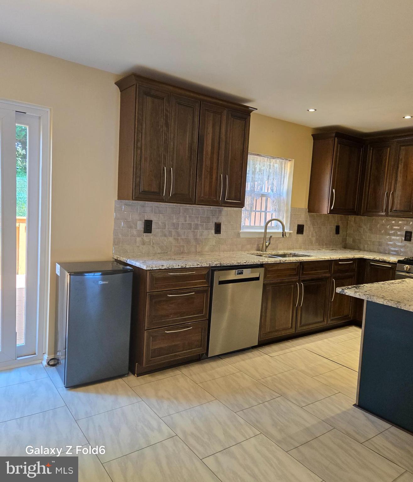 LYONS GATE - Residential