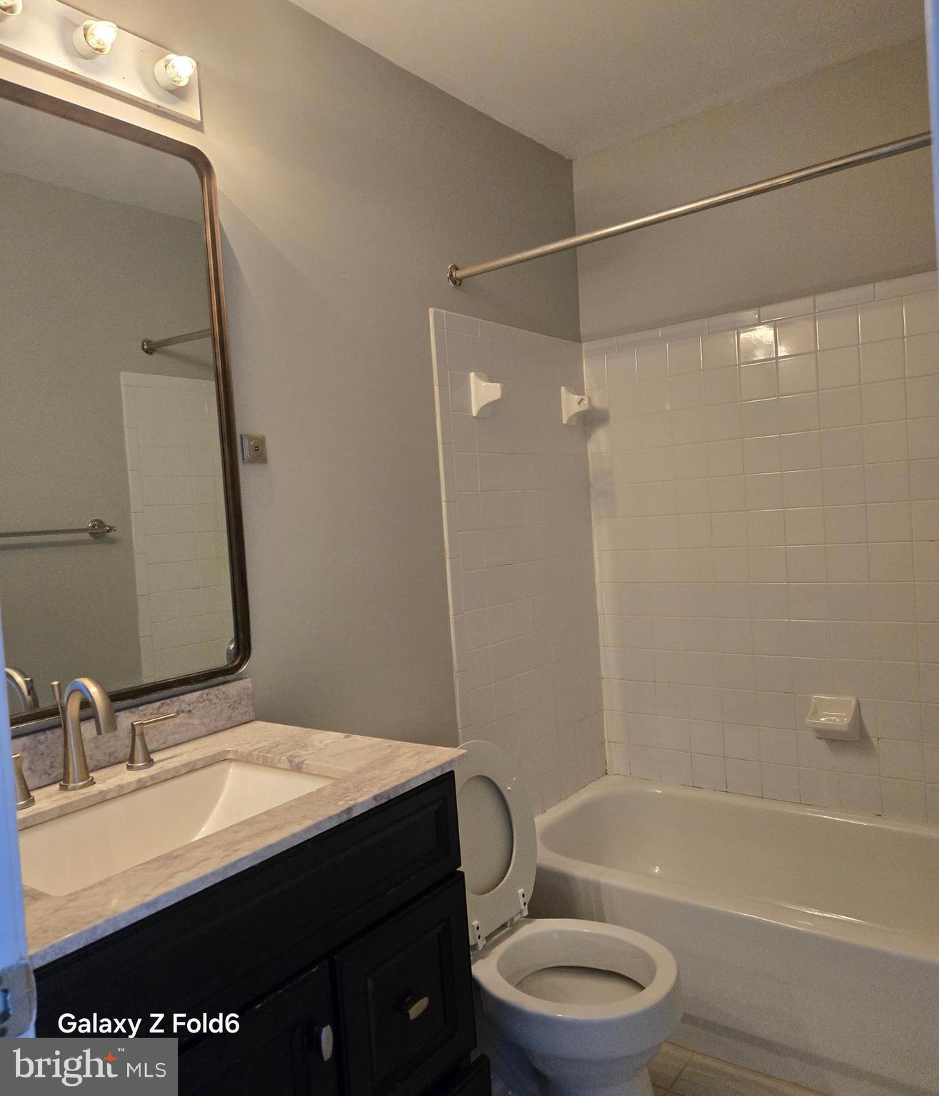 LYONS GATE - Residential