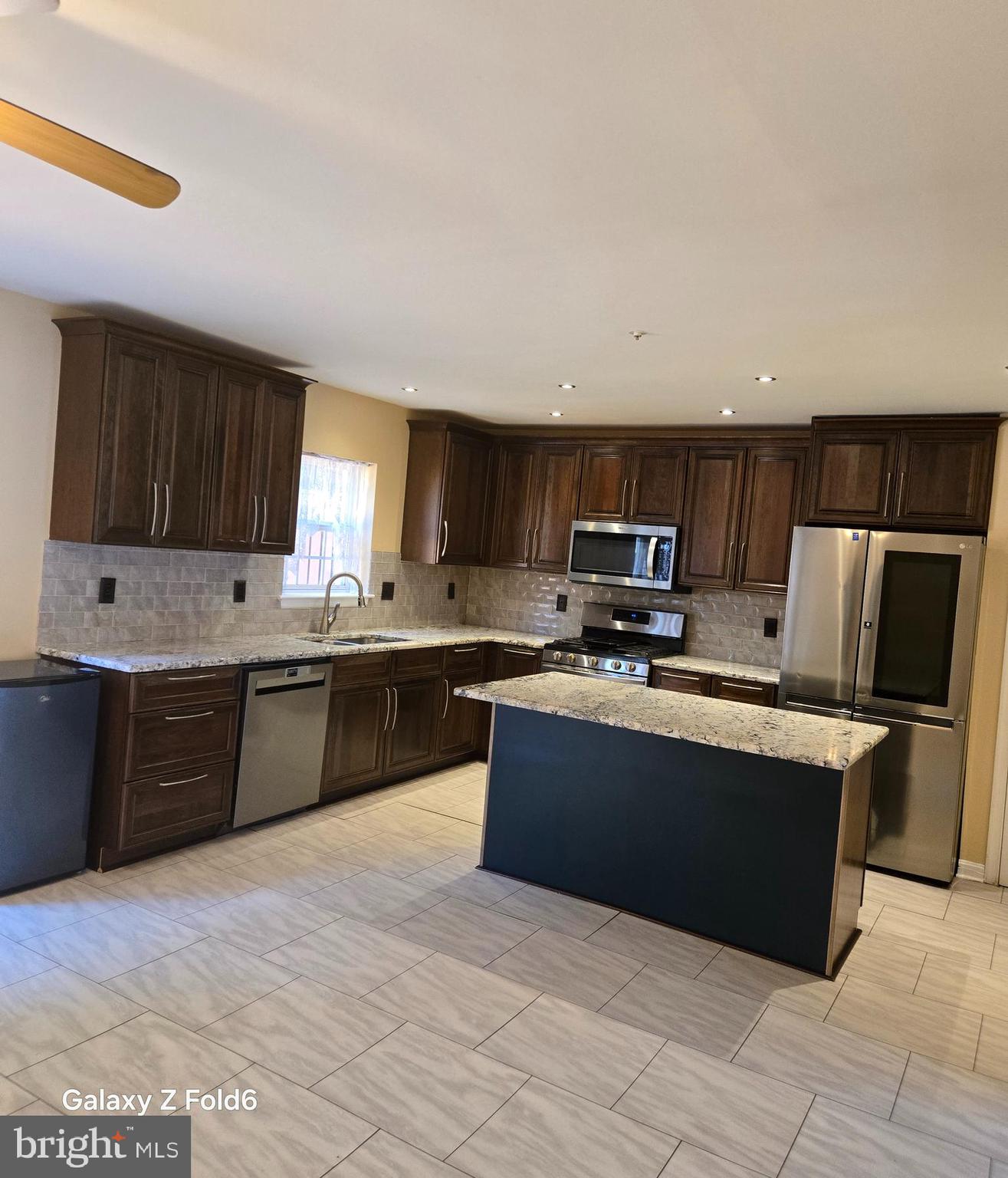 LYONS GATE - Residential