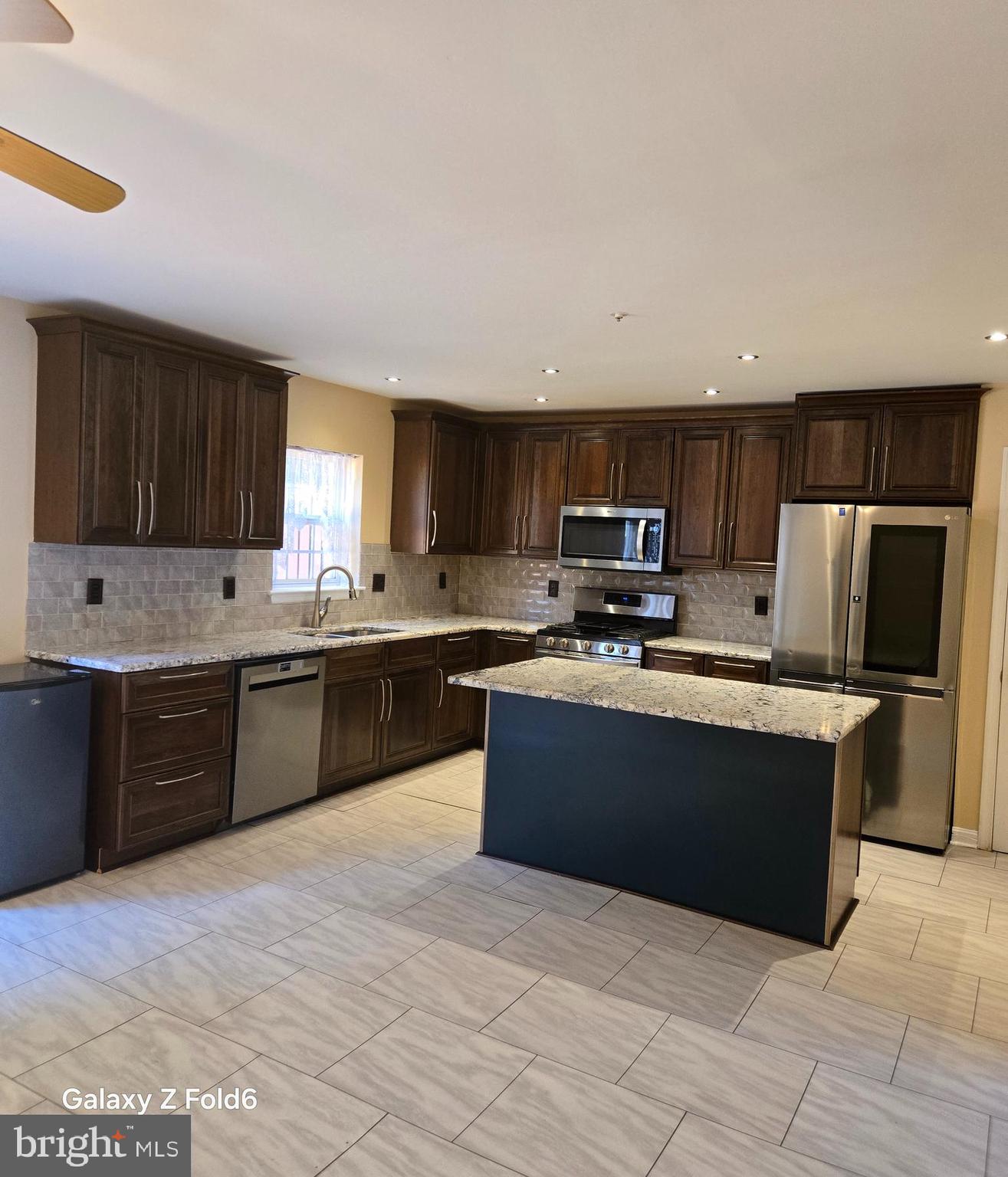 LYONS GATE - Residential