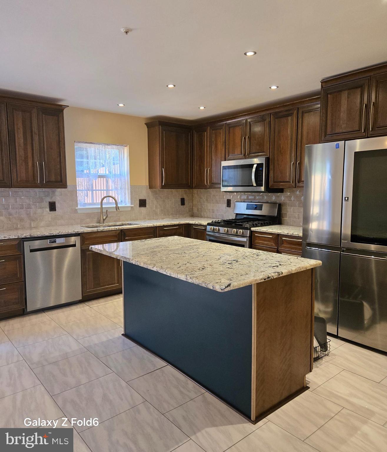 LYONS GATE - Residential