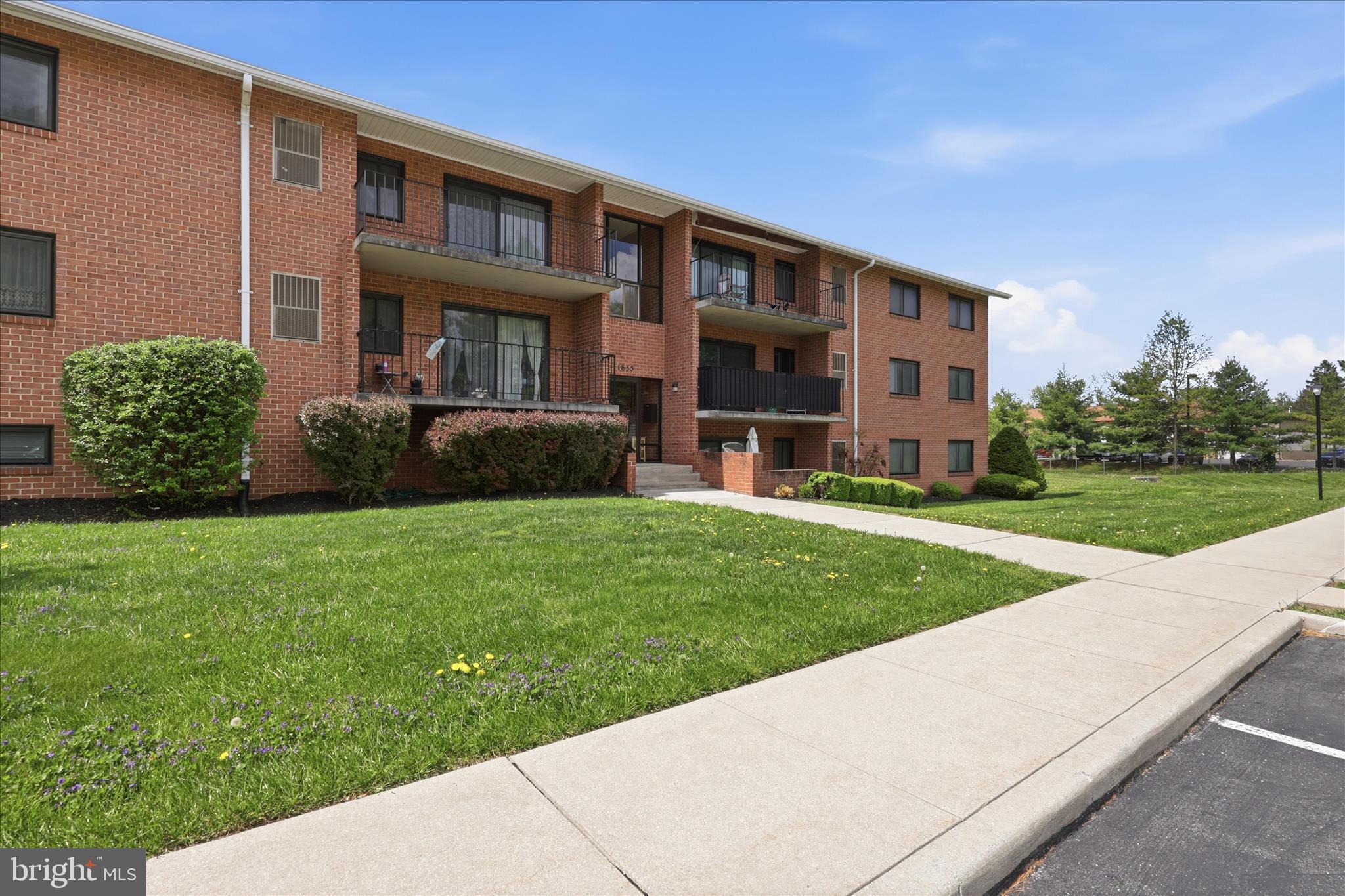 EDGEWOOD CONDOMMINIUMS - Residential