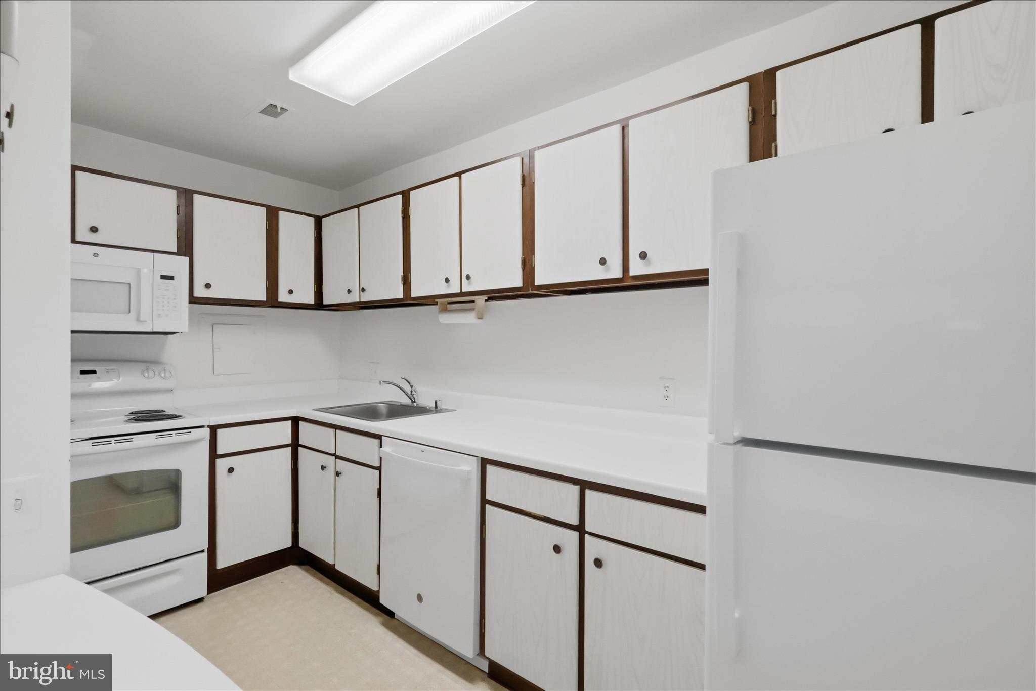 EDGEWOOD CONDOMMINIUMS - Residential