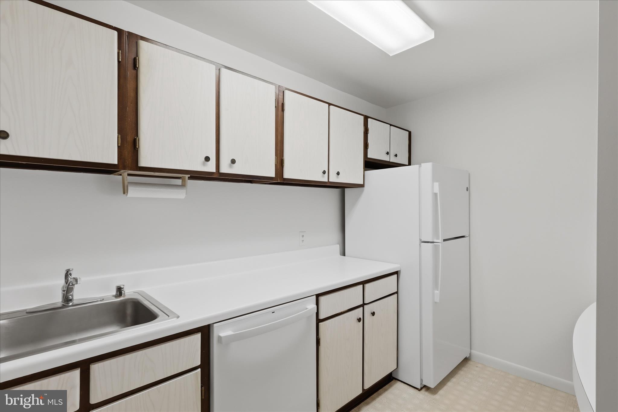 EDGEWOOD CONDOMMINIUMS - Residential