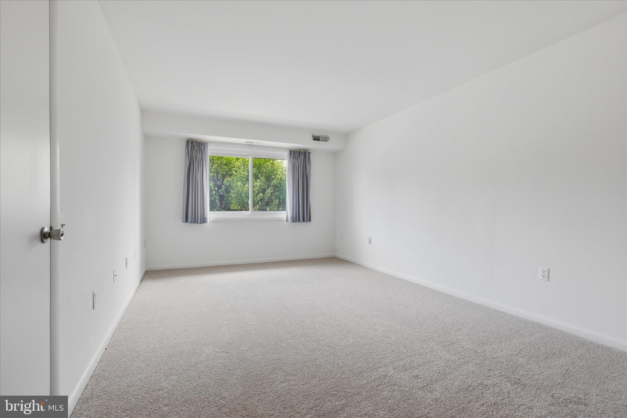 EDGEWOOD CONDOMMINIUMS - Residential