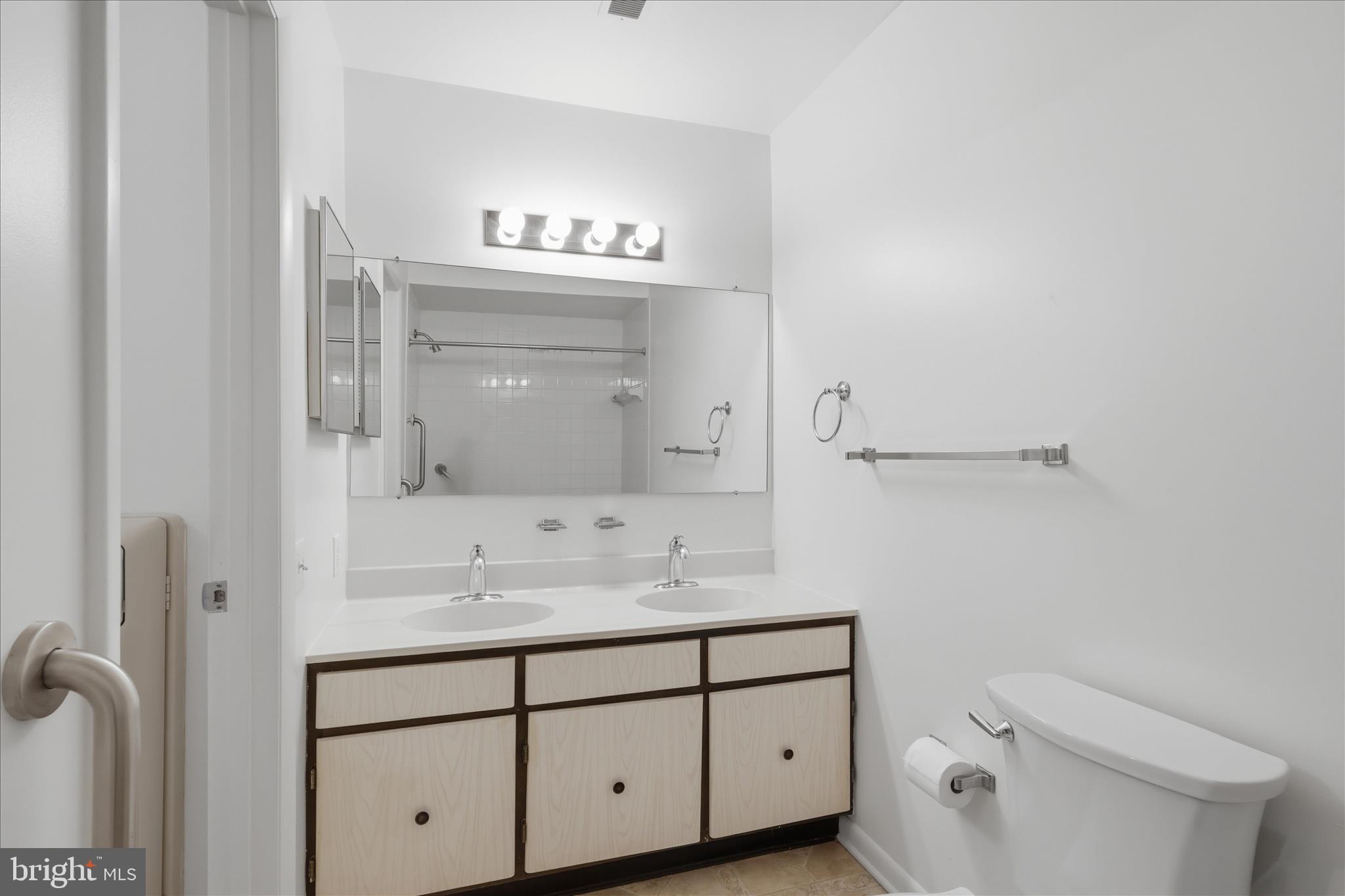 EDGEWOOD CONDOMMINIUMS - Residential