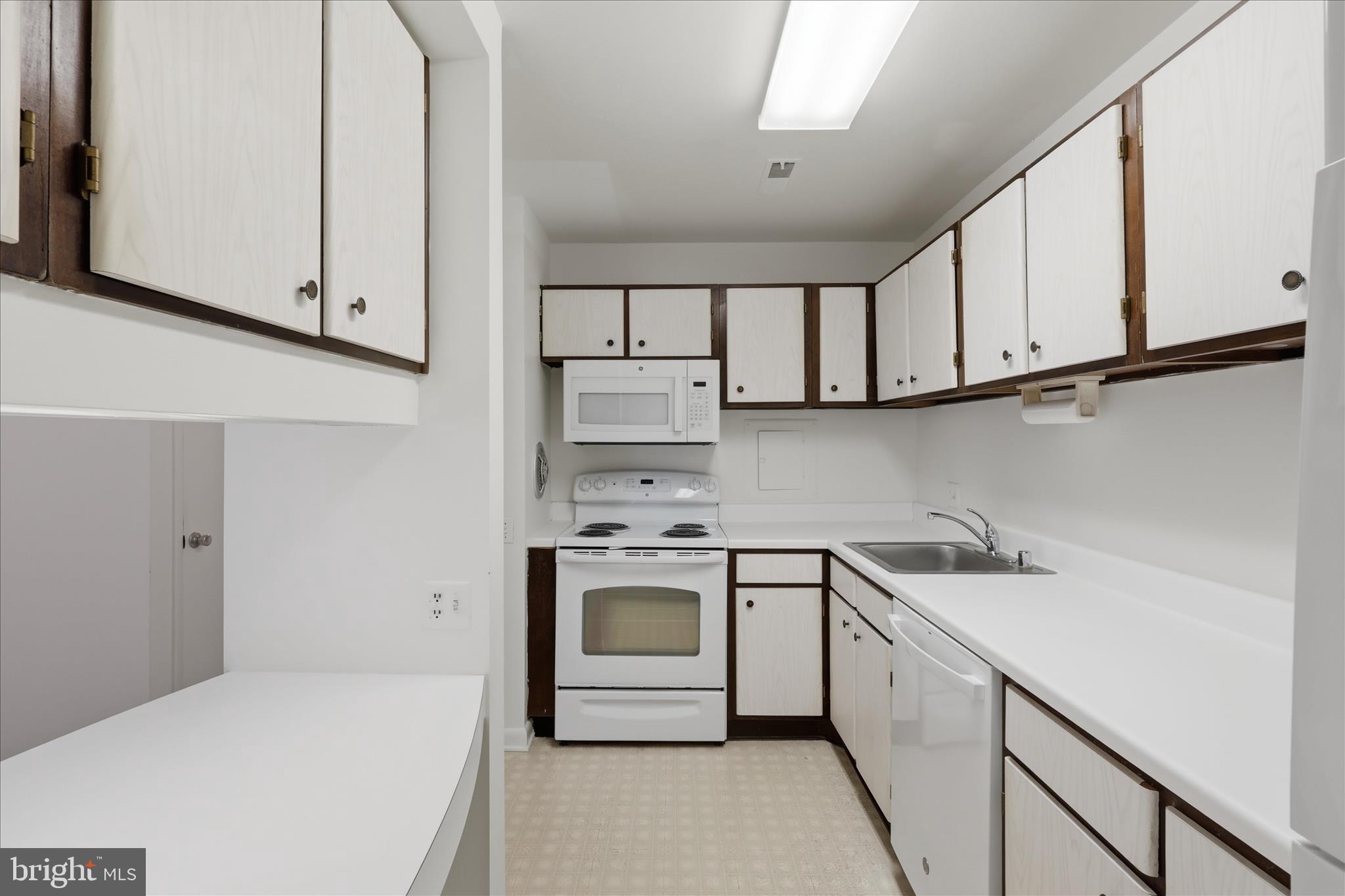 EDGEWOOD CONDOMMINIUMS - Residential