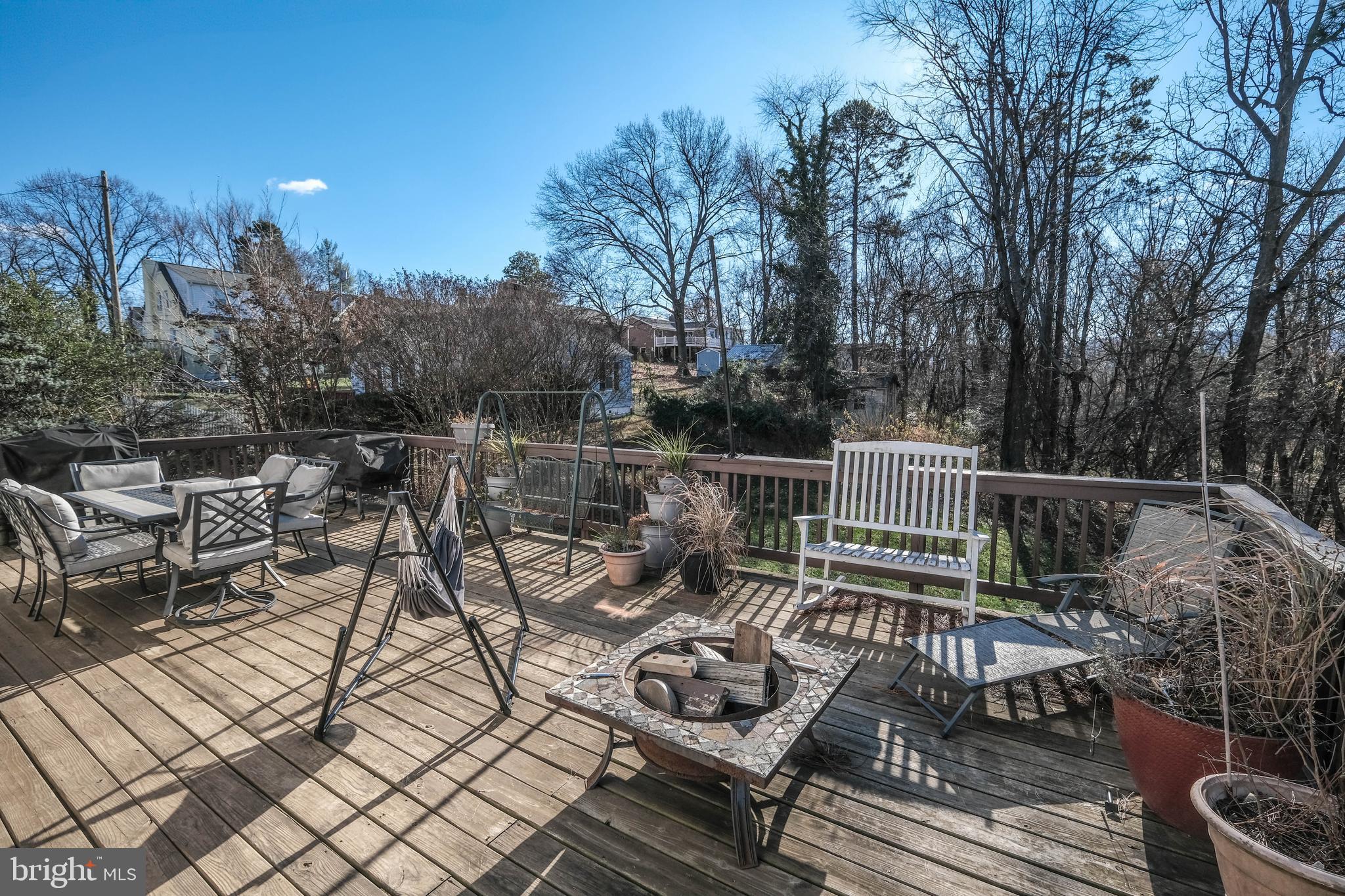 FAIRVIEW COURT - Residential