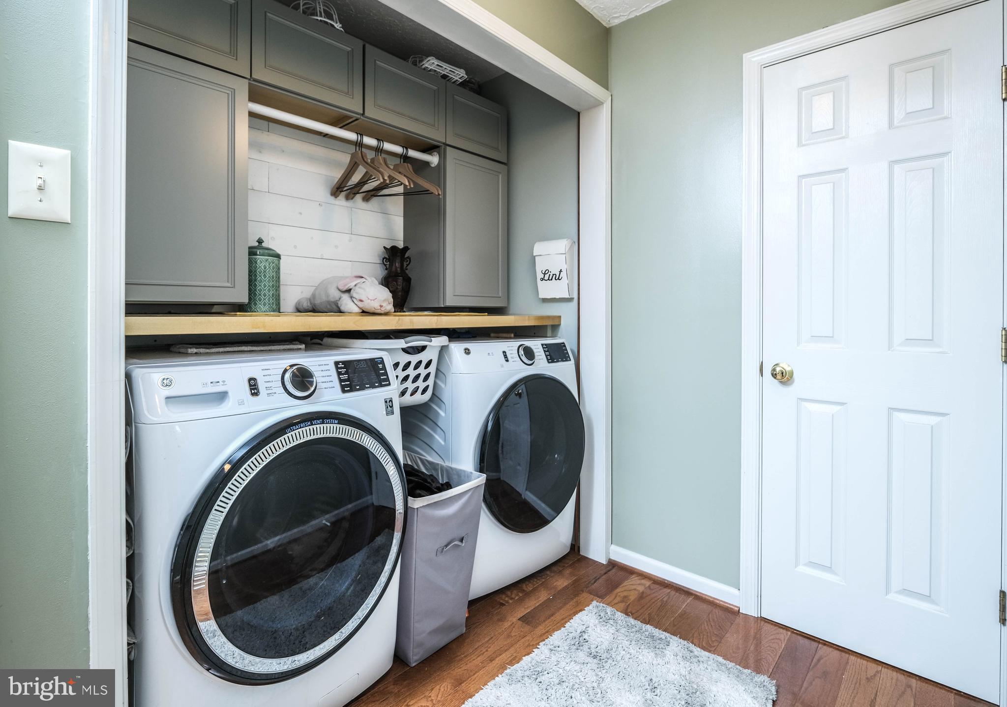 FAIRVIEW COURT - Residential