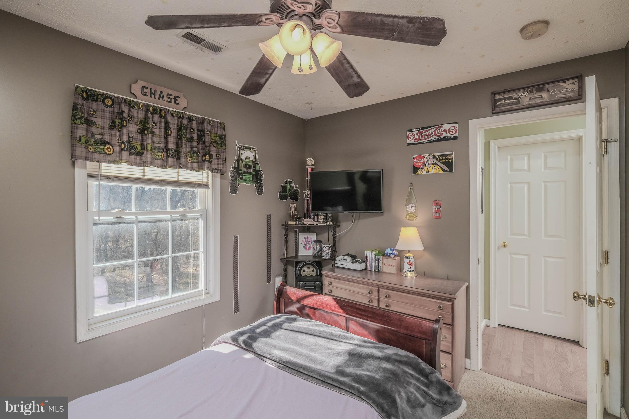 FAIRVIEW COURT - Residential