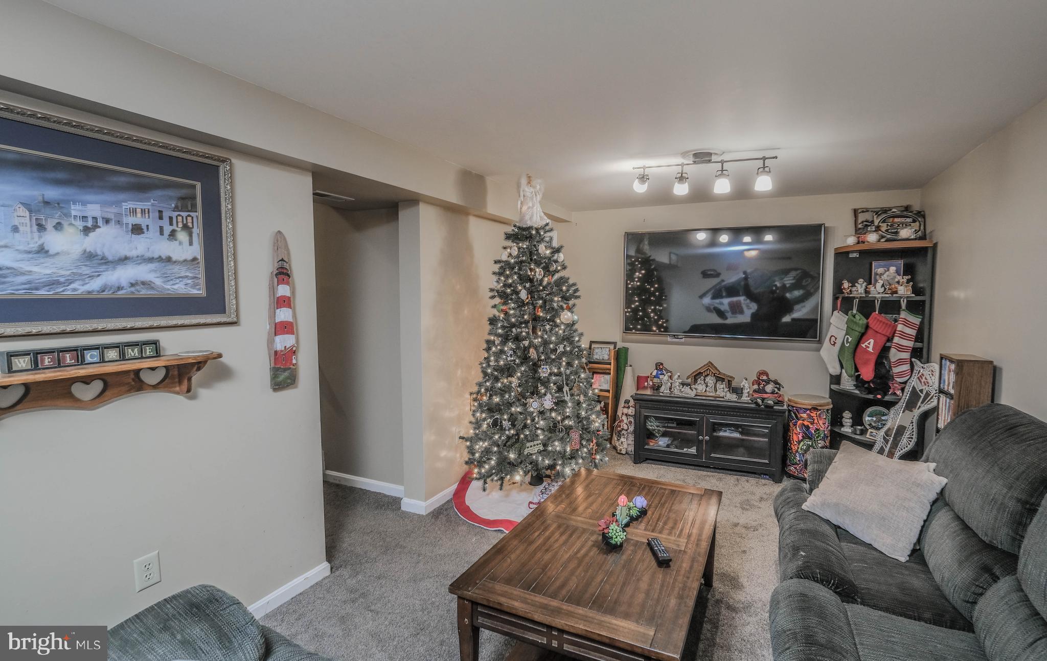 FAIRVIEW COURT - Residential