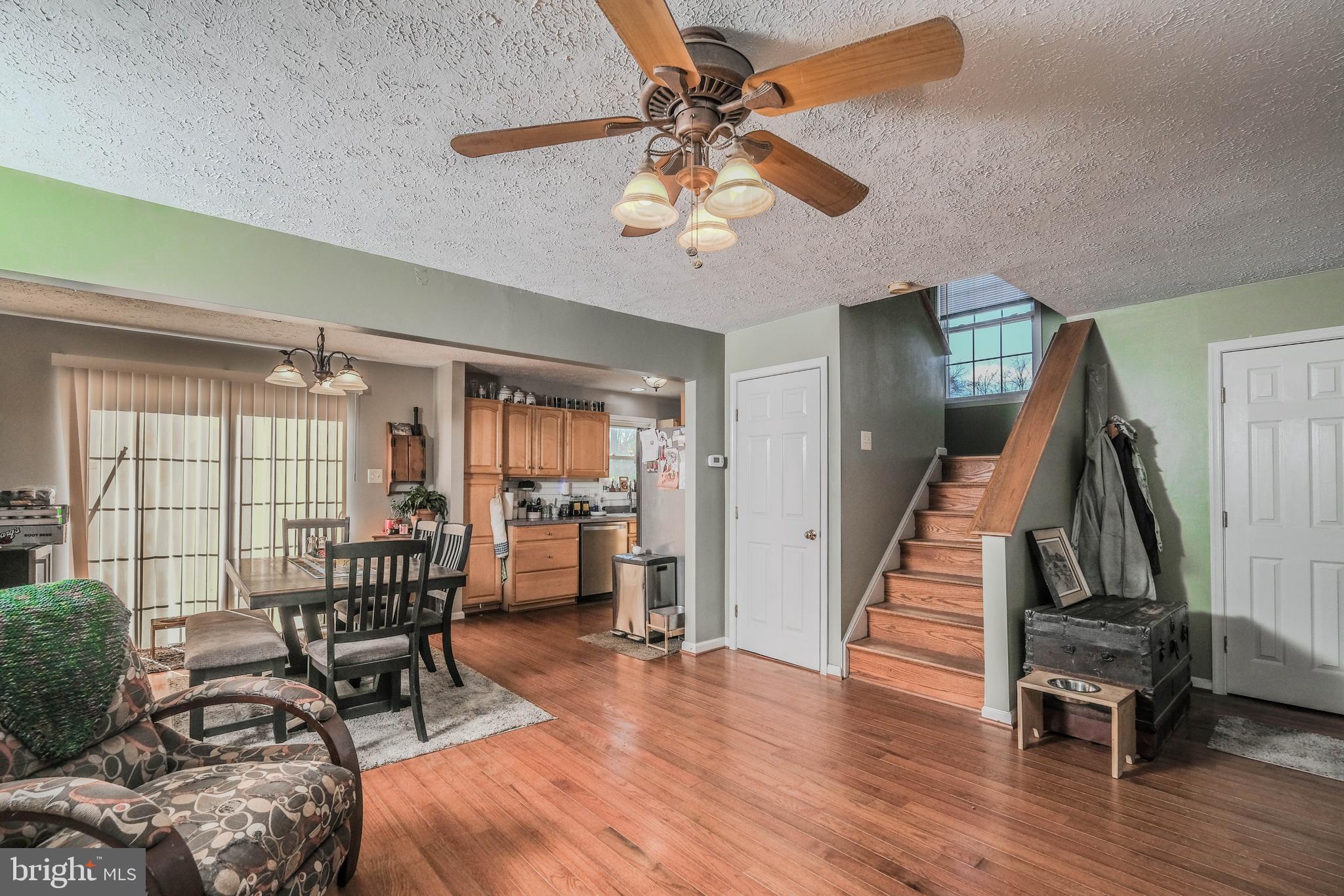 FAIRVIEW COURT - Residential