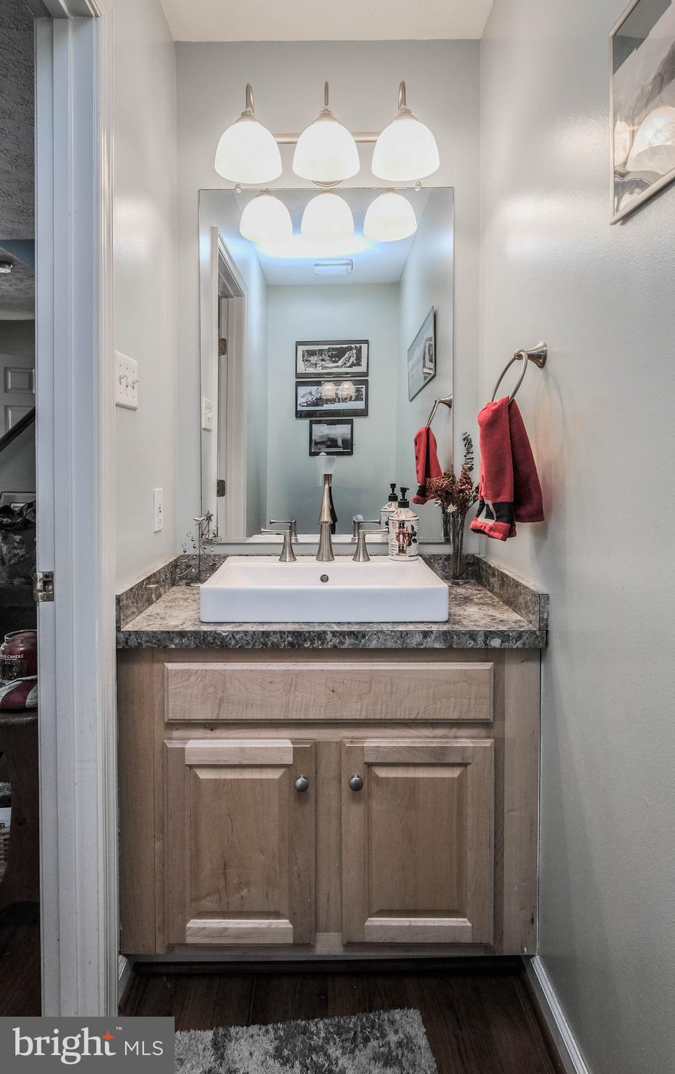 FAIRVIEW COURT - Residential