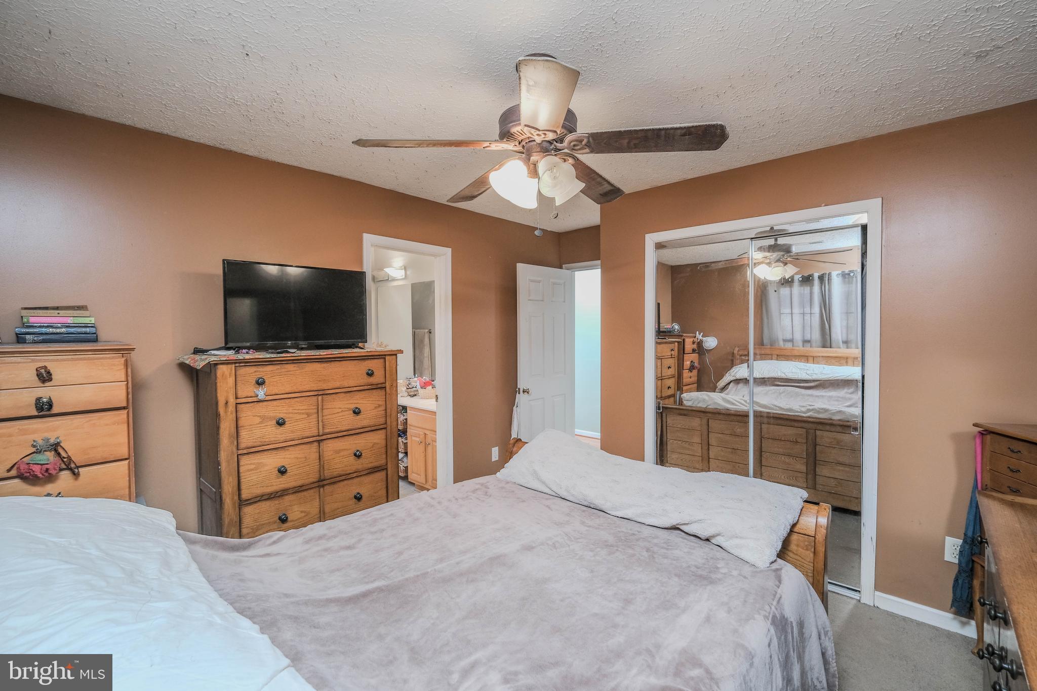 FAIRVIEW COURT - Residential