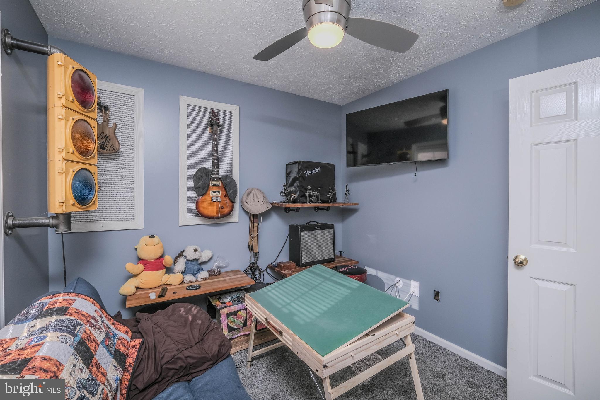 FAIRVIEW COURT - Residential